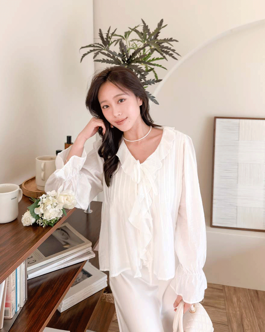 LINA LINA恬靜時分荷葉滾邊綁結條紋上衣-清新白