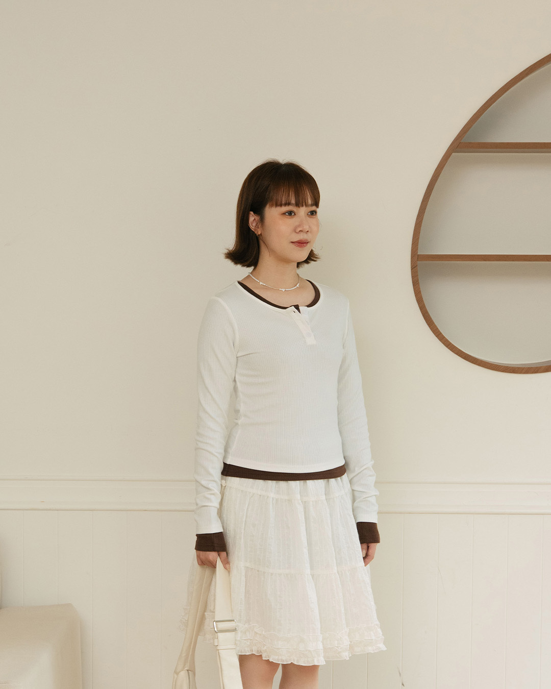 Fitted Long-Sleeve Top with Half-Button Placket – White S/M/L【01099984】in stock+pre-order