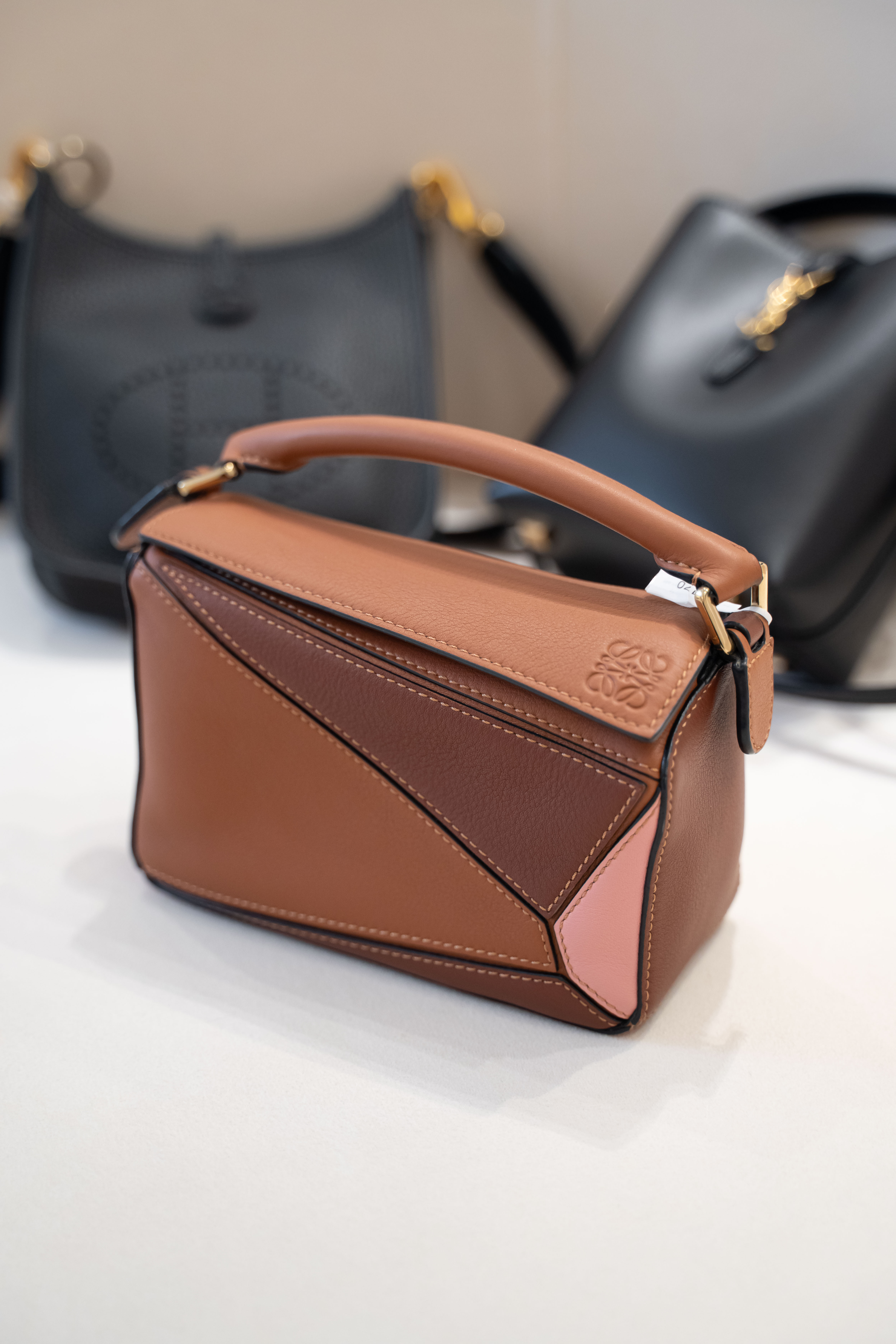 【99新】Loewe  Mini Tricolor Calfskin Puzzle Satchel Bag 焦糖粉色小牛皮幾何拼接斜孭袋手袋