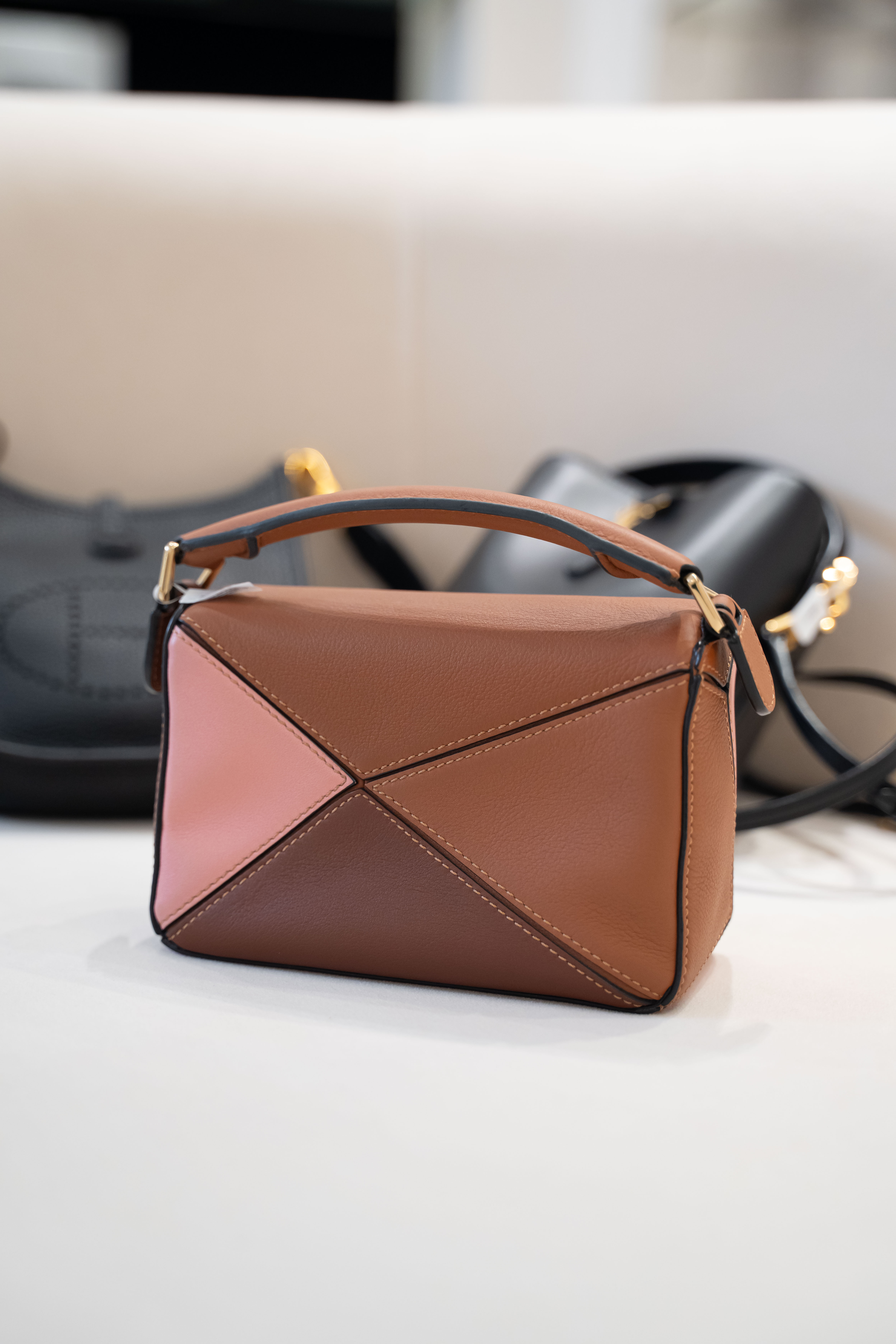【99新】Loewe  Mini Tricolor Calfskin Puzzle Satchel Bag 焦糖粉色小牛皮幾何拼接斜孭袋手袋