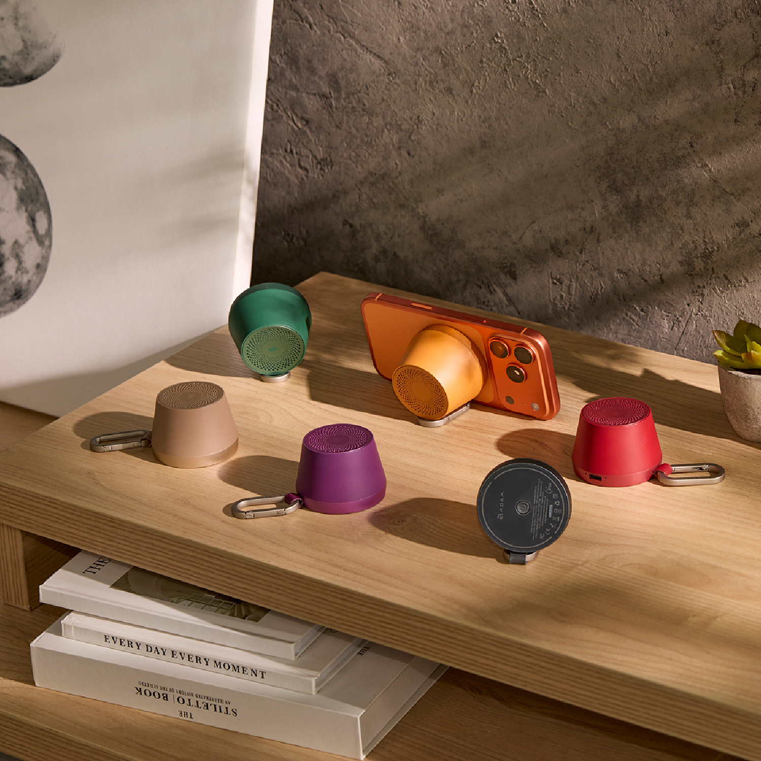 MUCAPSO M1 Pocket Wireless Charging Speaker