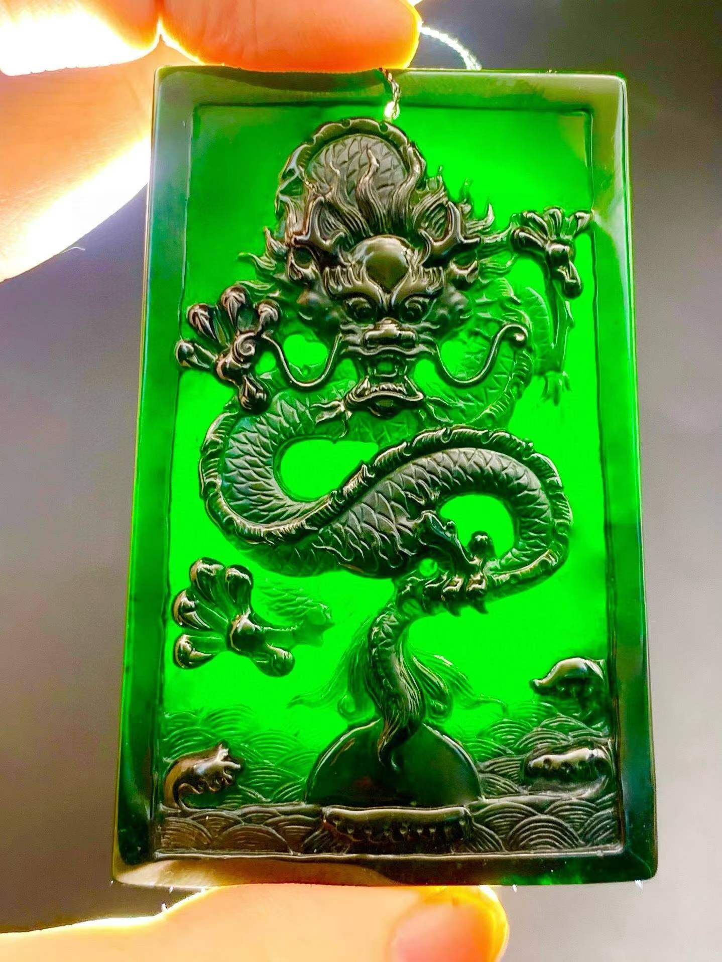8315950 翡翠墨翠正裝龍牌