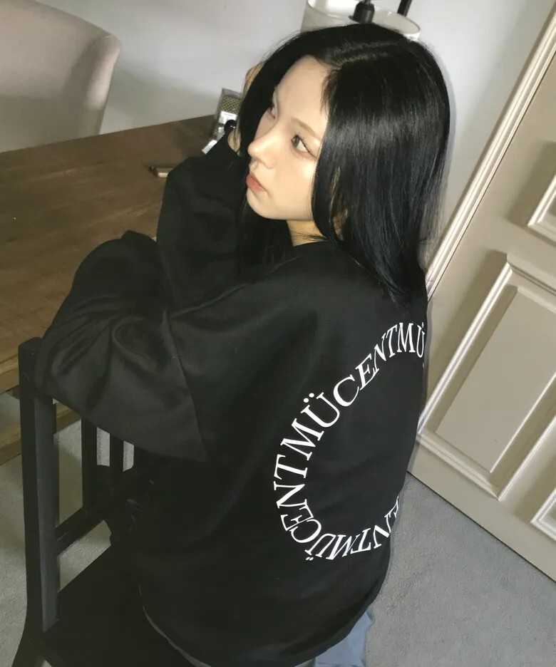 Mucent Signature Back Logo 後背 環狀 Logo 寬鬆 長袖 大學T 黑色