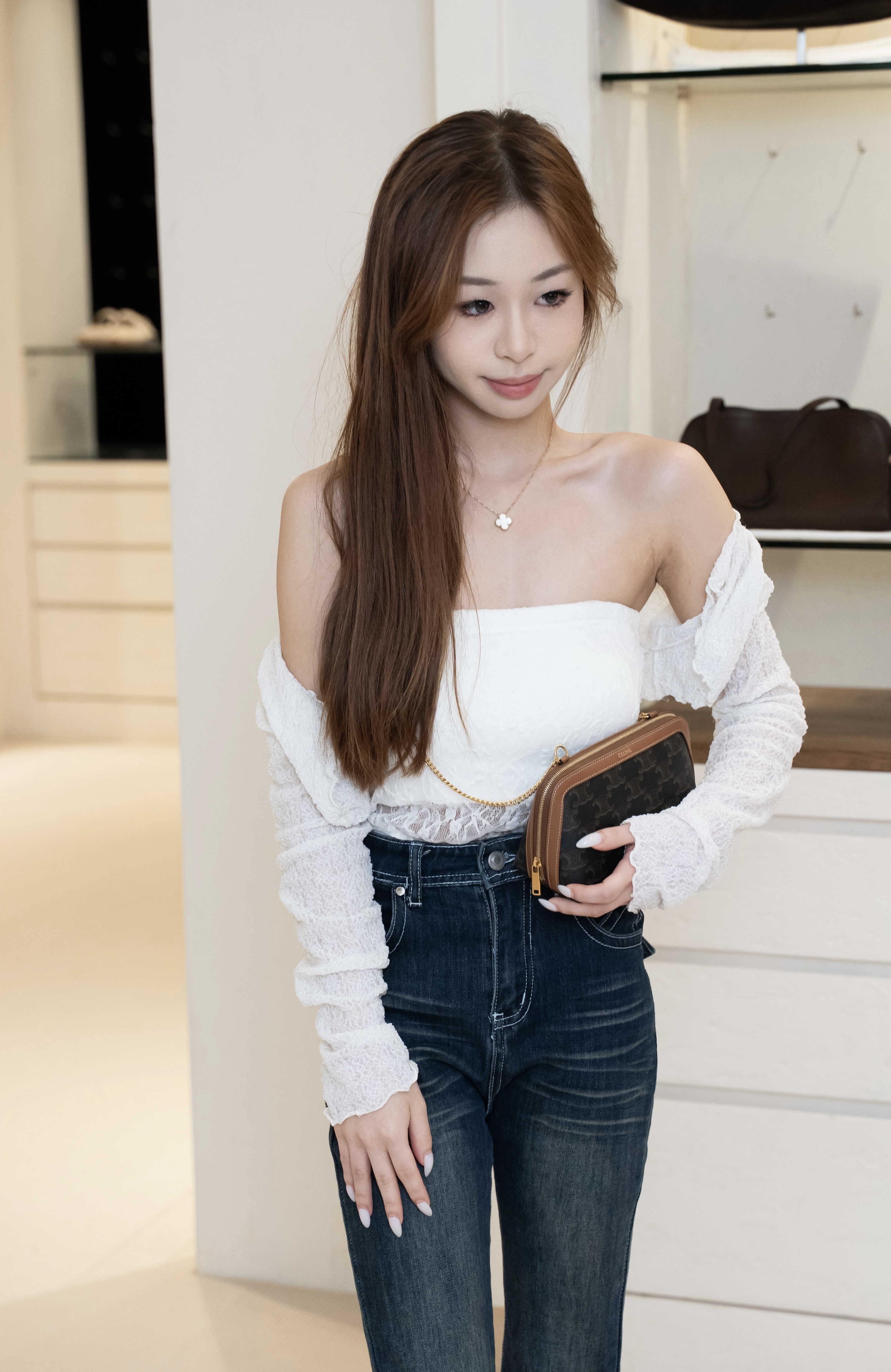 Celine Chain Shoulder Triomphe clutch on chain 小牛皮 單肩袋 黄褐色