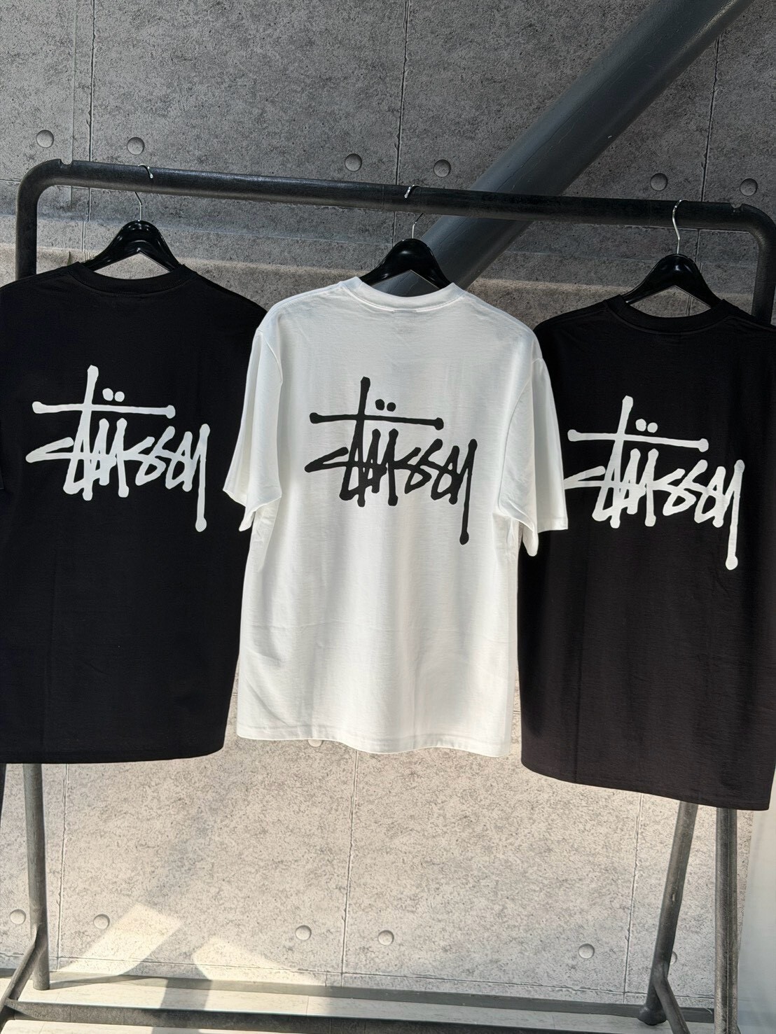 STUSSY Classic Style Short-Sleeve T-Shirt with Logo on Front and Back
