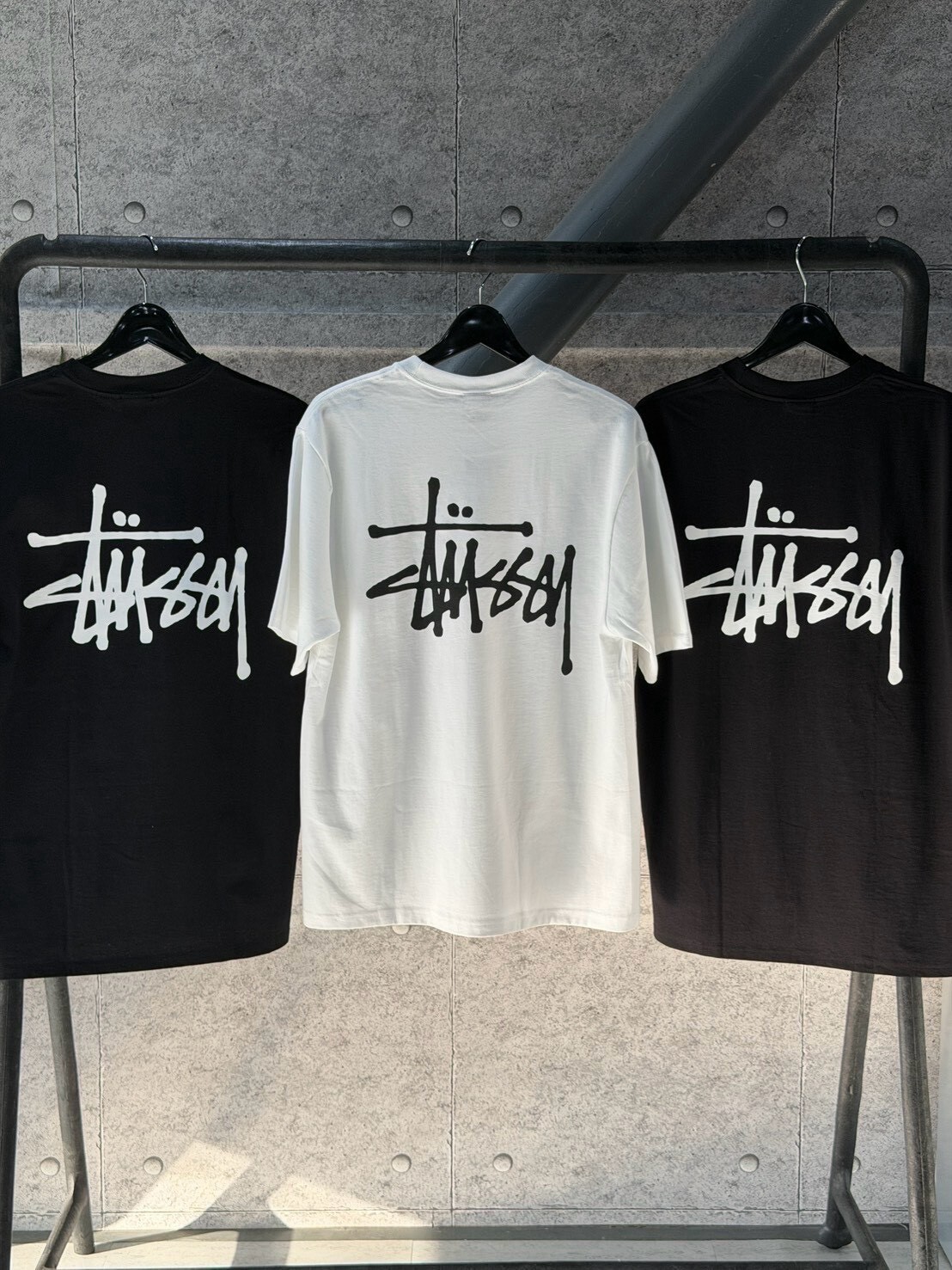 STUSSY Classic Style Short-Sleeve T-Shirt with Logo on Front and Back