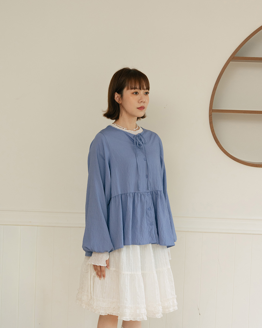 Pinstriped button-front peplum top with tie details – available in two colors.【01200023】in stock+pre-order