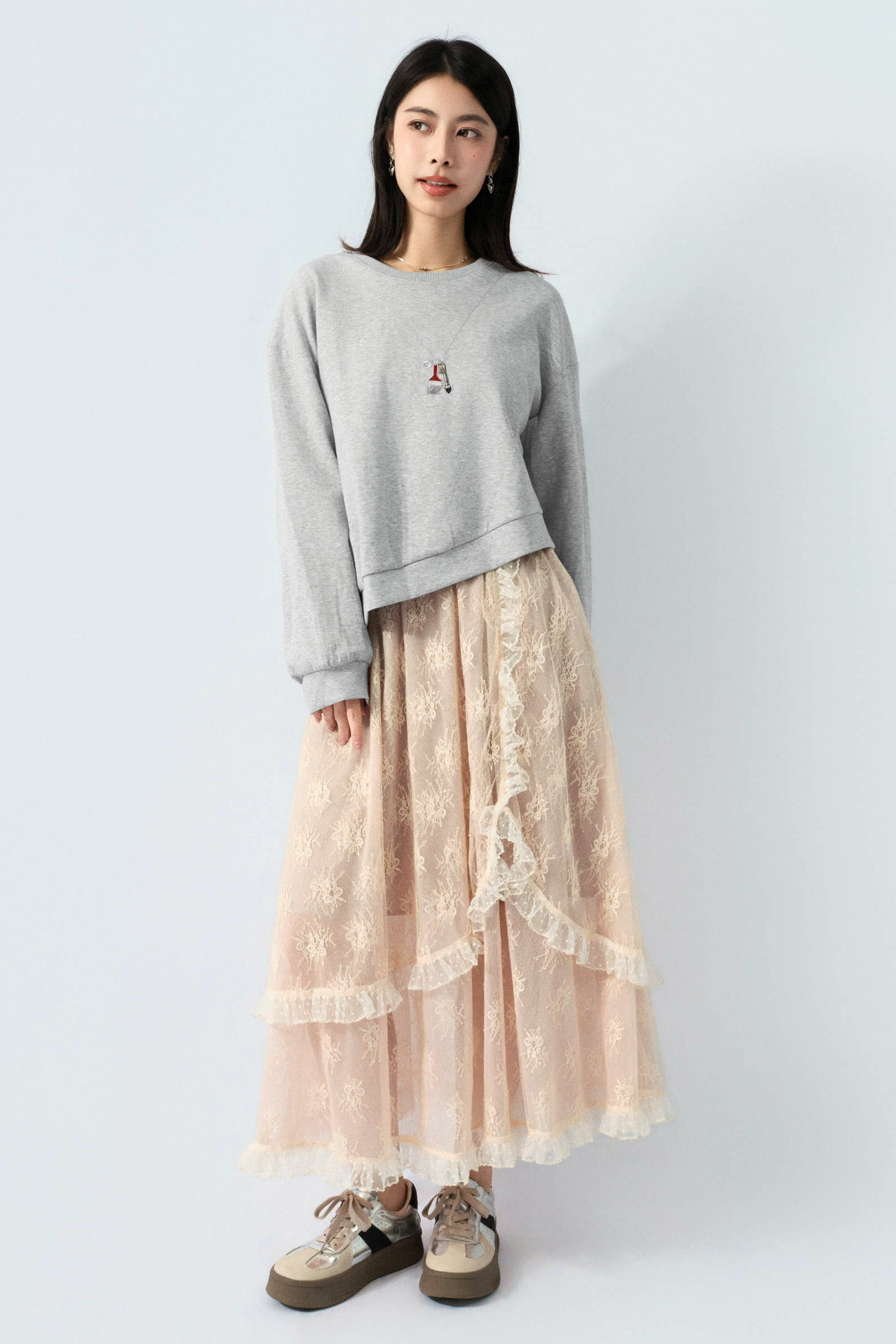 刺繡化妝掃斜腳衛衣（預購產品）