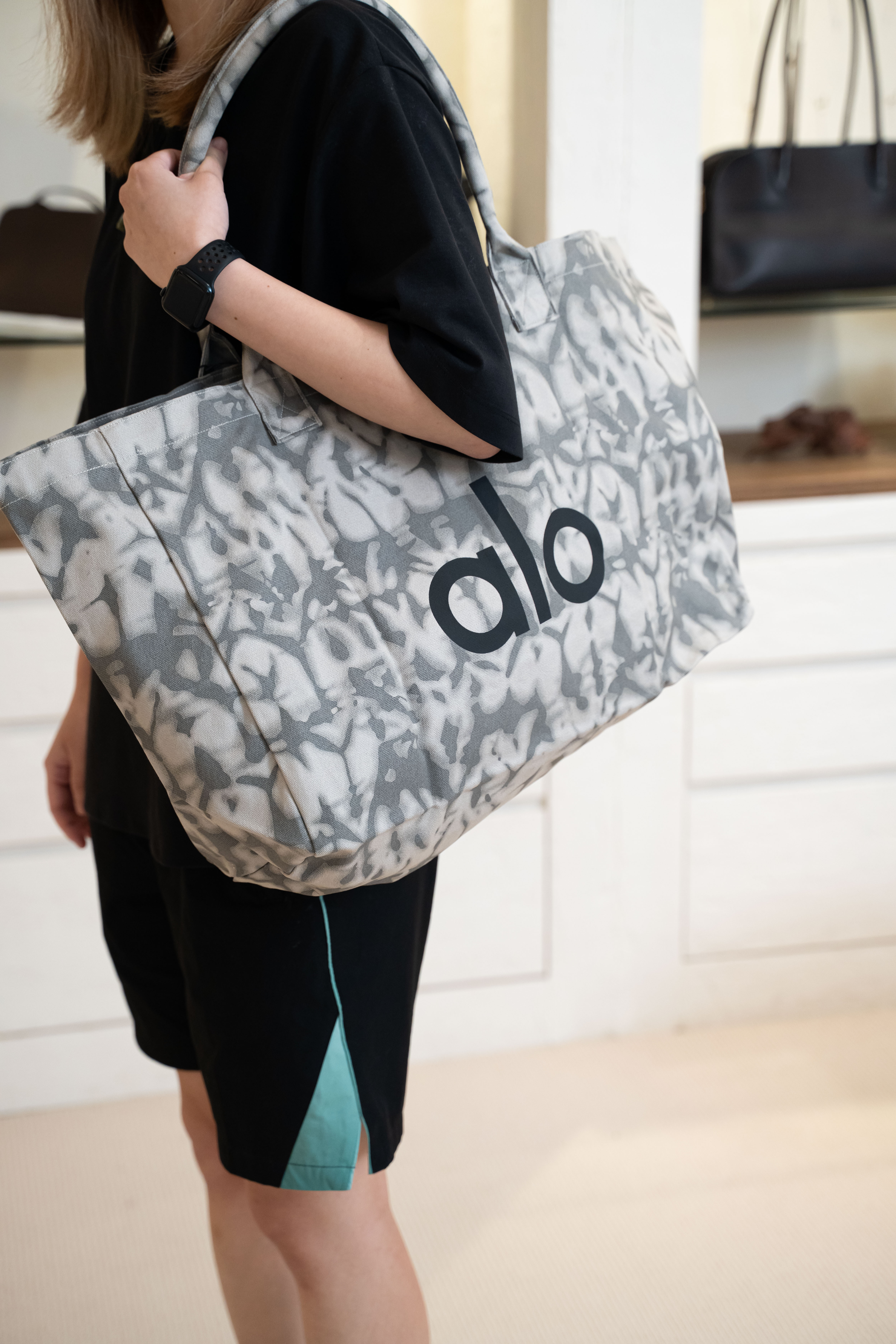 Alo Yoga Canvas Shopper Tote Bag with Tags 帆布托特袋購物袋