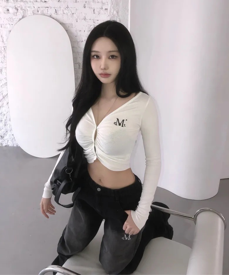 韓國限定🇰🇷 MUCENT SERDIN SHIRRING SNAP BUTTON CROP CARDIGAN 金屬扣 暗扣 抓皺 露腰 長袖 開襟衫 / 預購