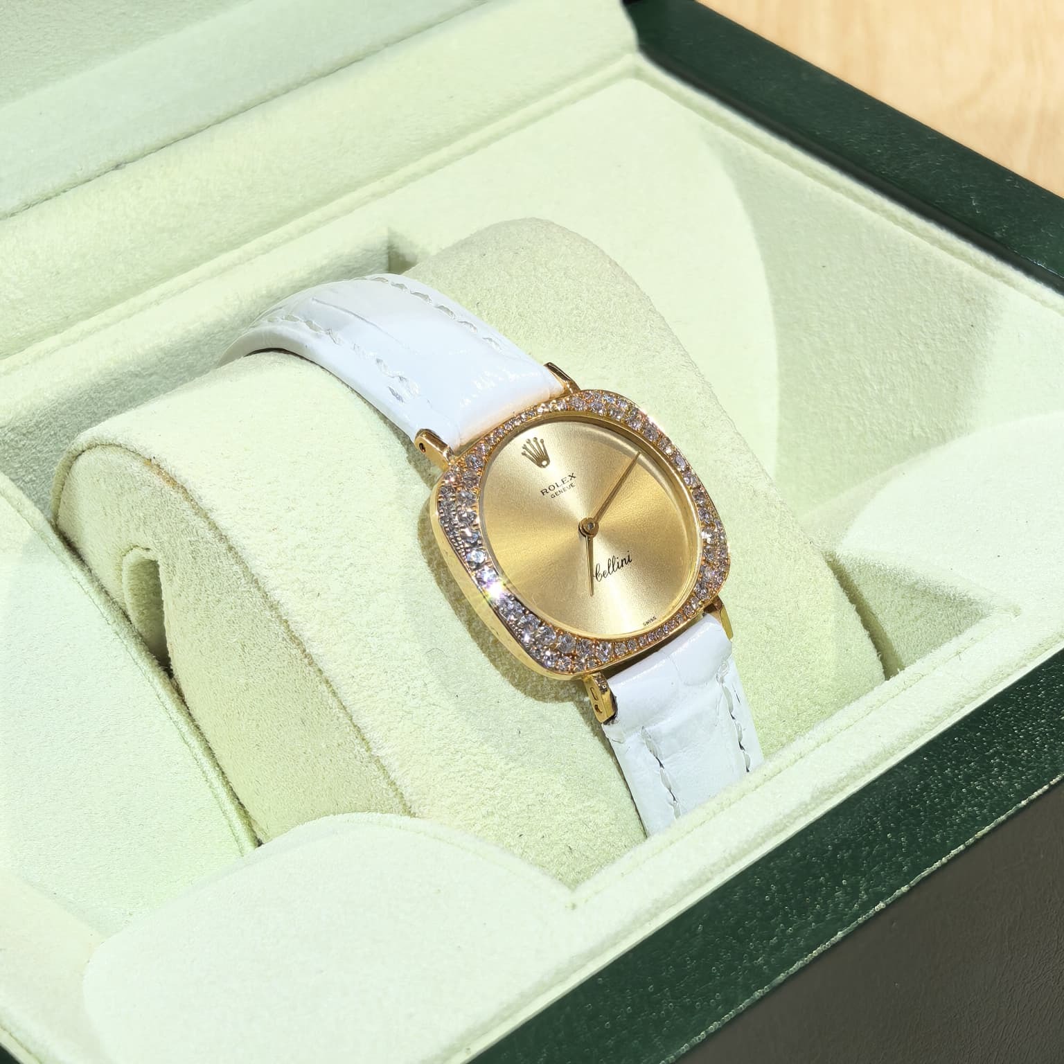 98%NEW二手ROLEX CELLINI 4084, 30MM, 18K金錶面(後加鑽錶圈),紅色皮帶, 手動上鏈 #正裝錶 #香榭站正品