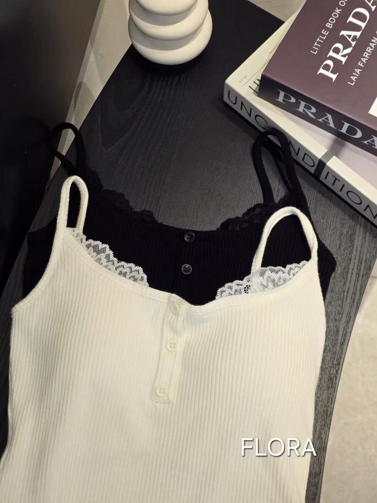 FL7135 假兩件坑紋鈕扣領Bra Top