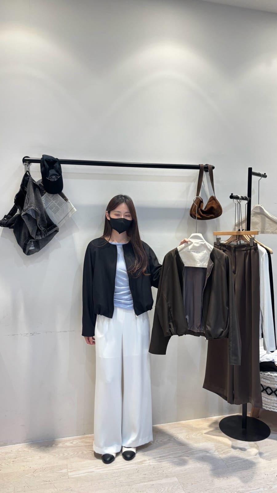 CP7119 觸感極柔軟人造皮革圓領縮口外套