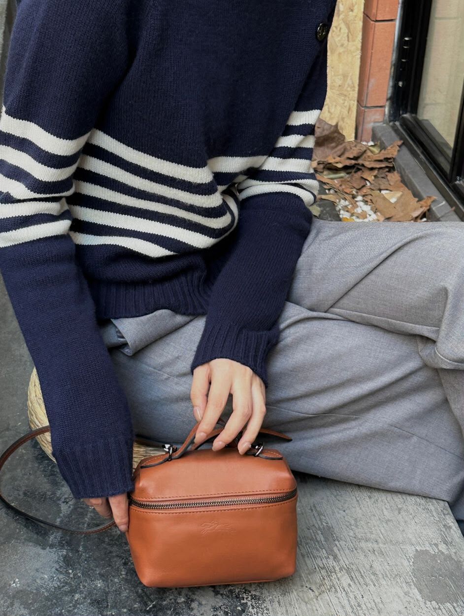 LYS02628 Longchamp 全牛皮小方包焦糖啡