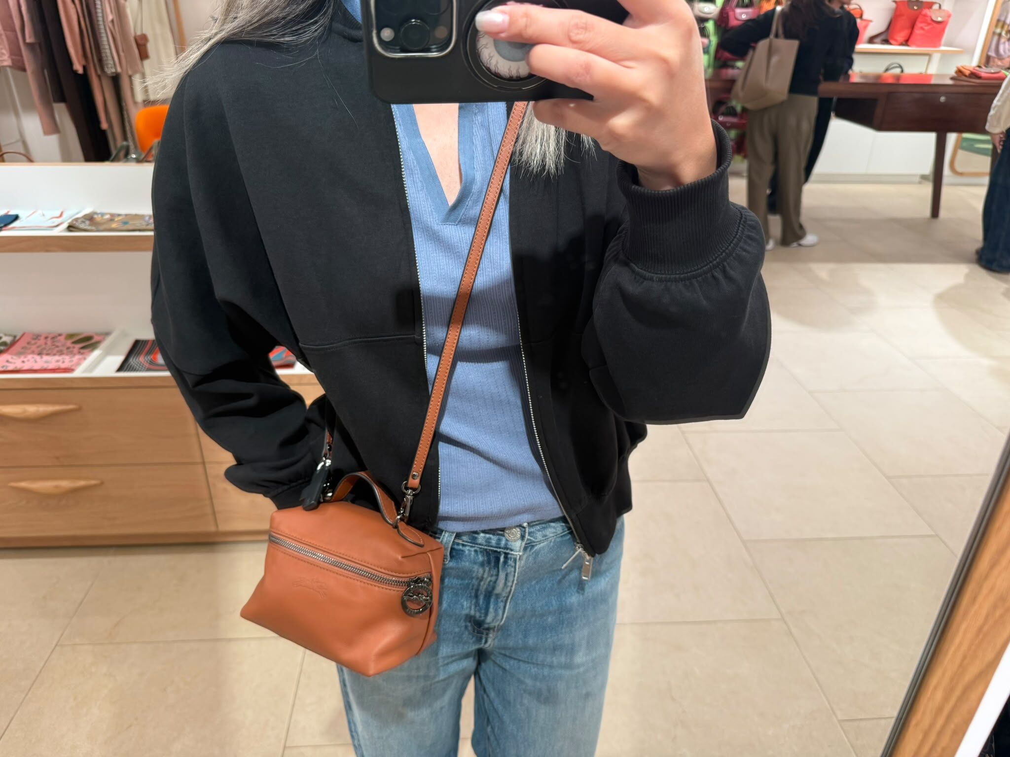 LYS02628 Longchamp 全牛皮小方包焦糖啡