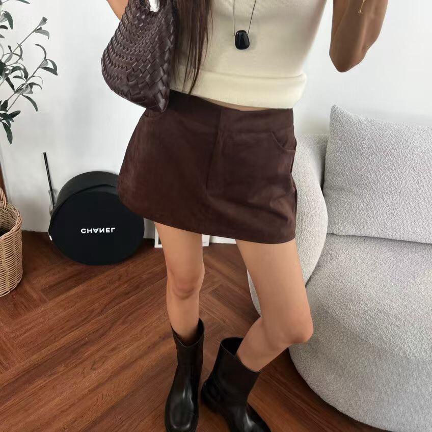 低腰蜜桃絨短褲裙