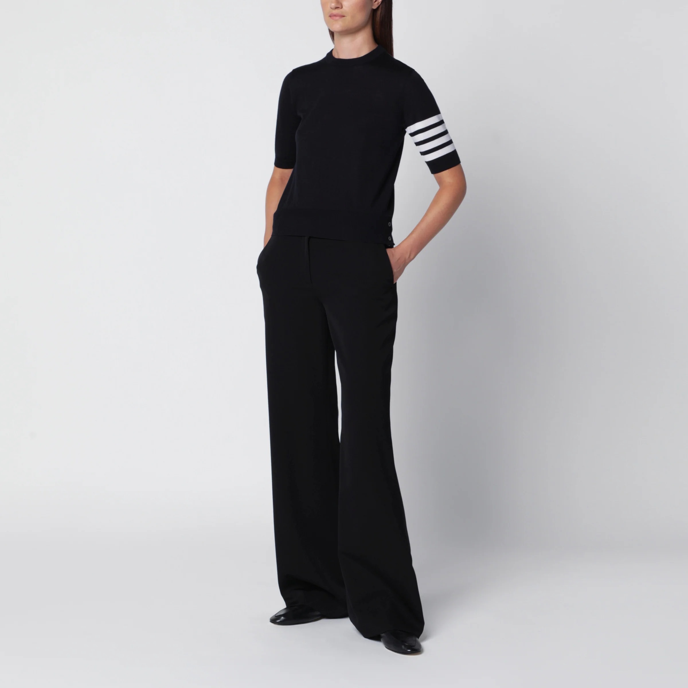 1FF0918-262 [THOM BROWNE] 4-Bar 精紡美麗諾羊毛開襟外套 海軍藍 #FKA471BY1014 (EU)