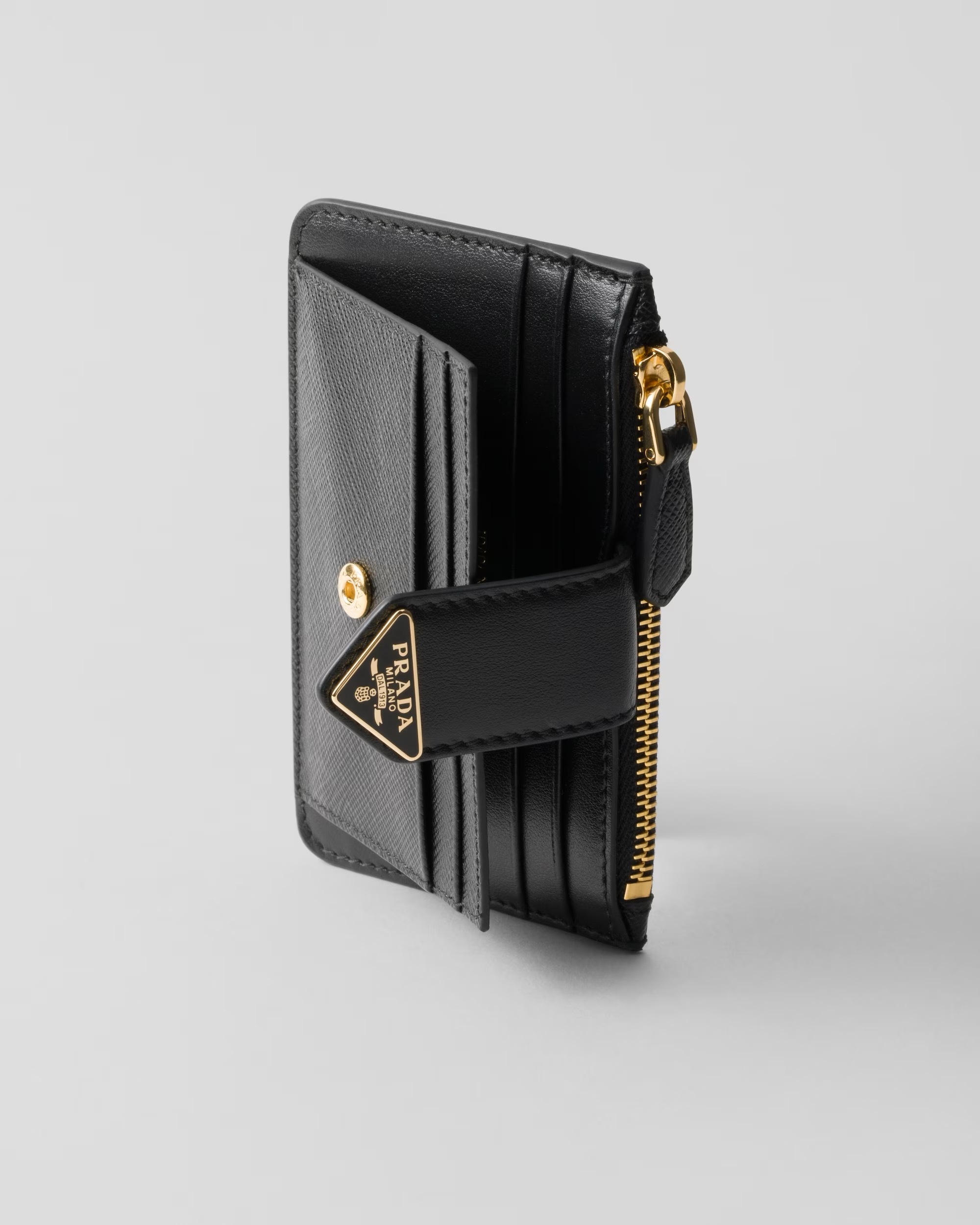 1FF0918-237 [PRADA] Saffiano 皮革掛帶卡片套 黑色 #1MC0382DYG (EU)
