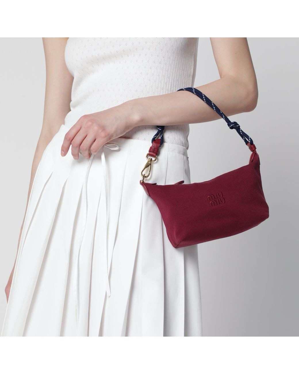 1FF0918-193 [MIU MIU] Gabardine 斜紋布小袋 櫻桃紅/波羅的海藍 #5NE8412IA7 (EU)
