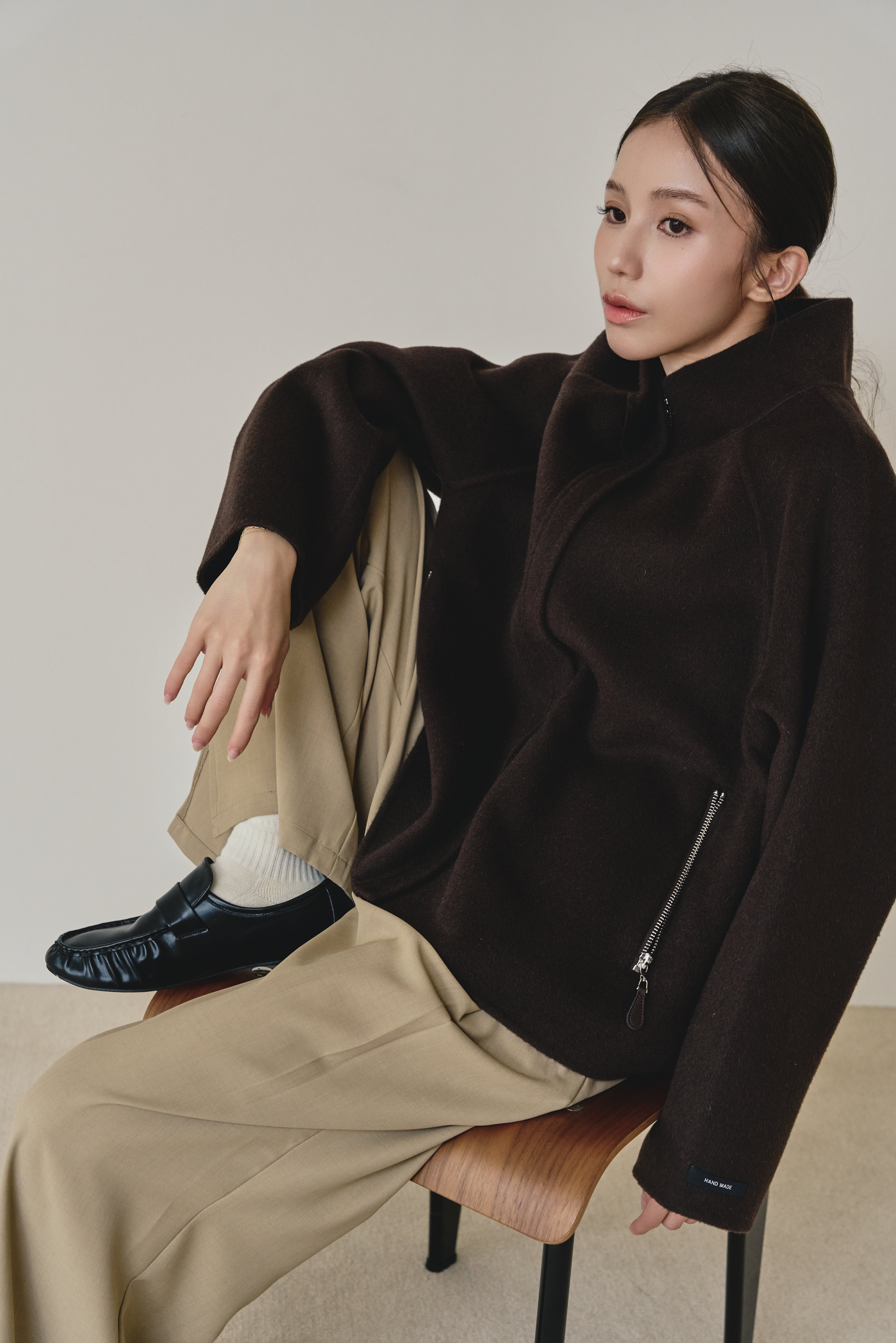 【早鳥】100% wool 拉鍊立領手工羊毛大衣-黑巧咖