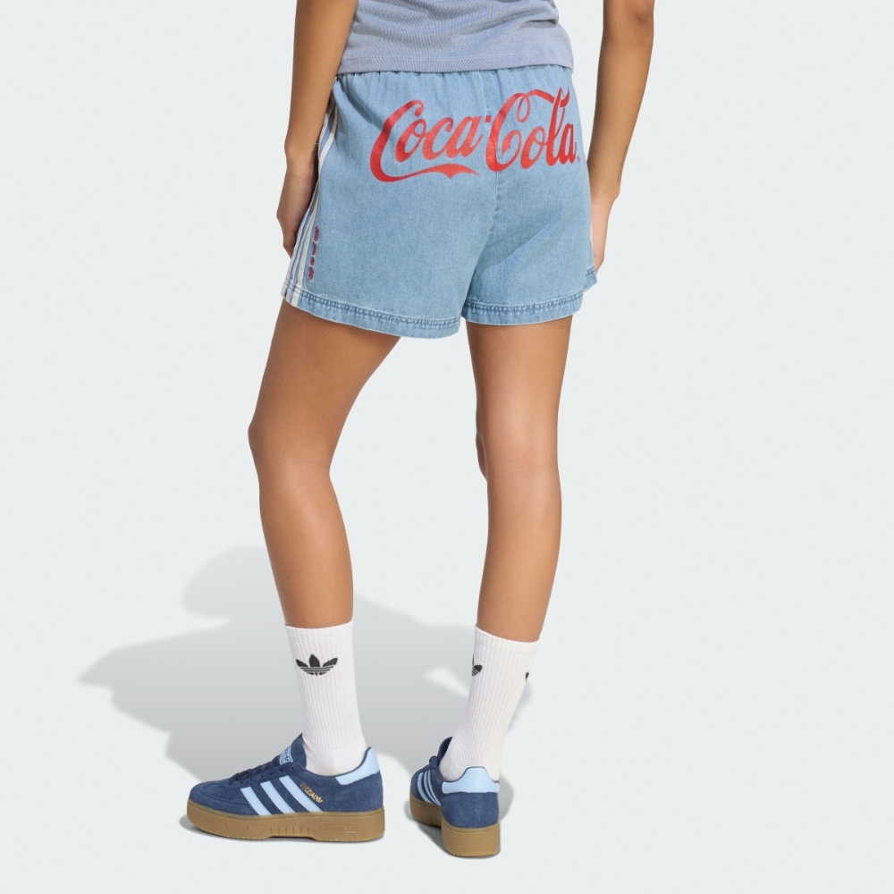 女款 ADIDAS X COCA COLA DENIM SHORTS 藍色 牛仔 單寧 抽繩 可口可樂 聯名款 短褲【KY7564】ADLP