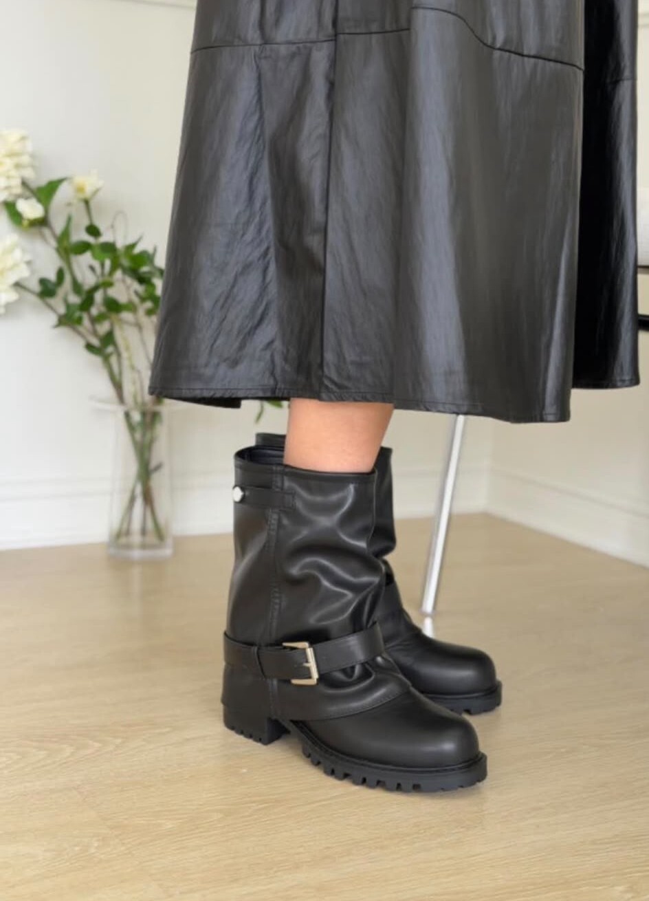 MM11 (#3626)  短BOOTS   足碼 225-250碼 PU料   5CM 高     $589