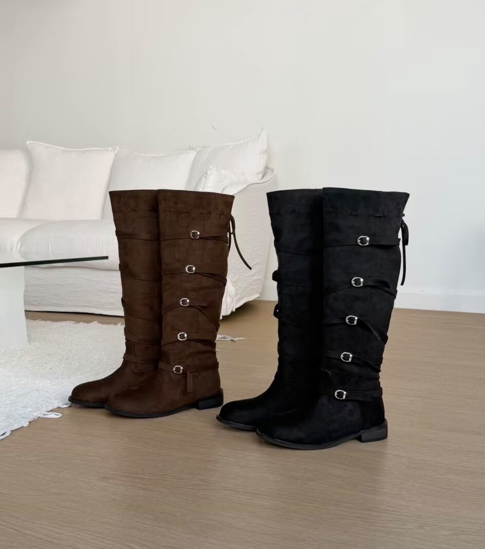CC15 (#2456)  長BOOTS  偏細   SIZE:230~250  3.5 CM 高  $649