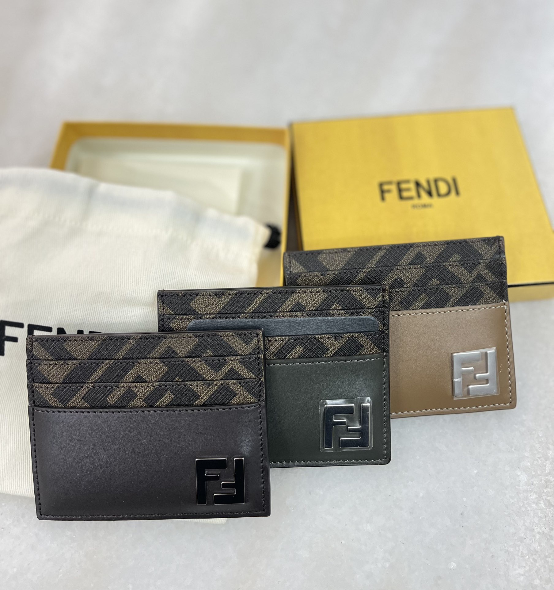 Fendi Signature FF 卡套