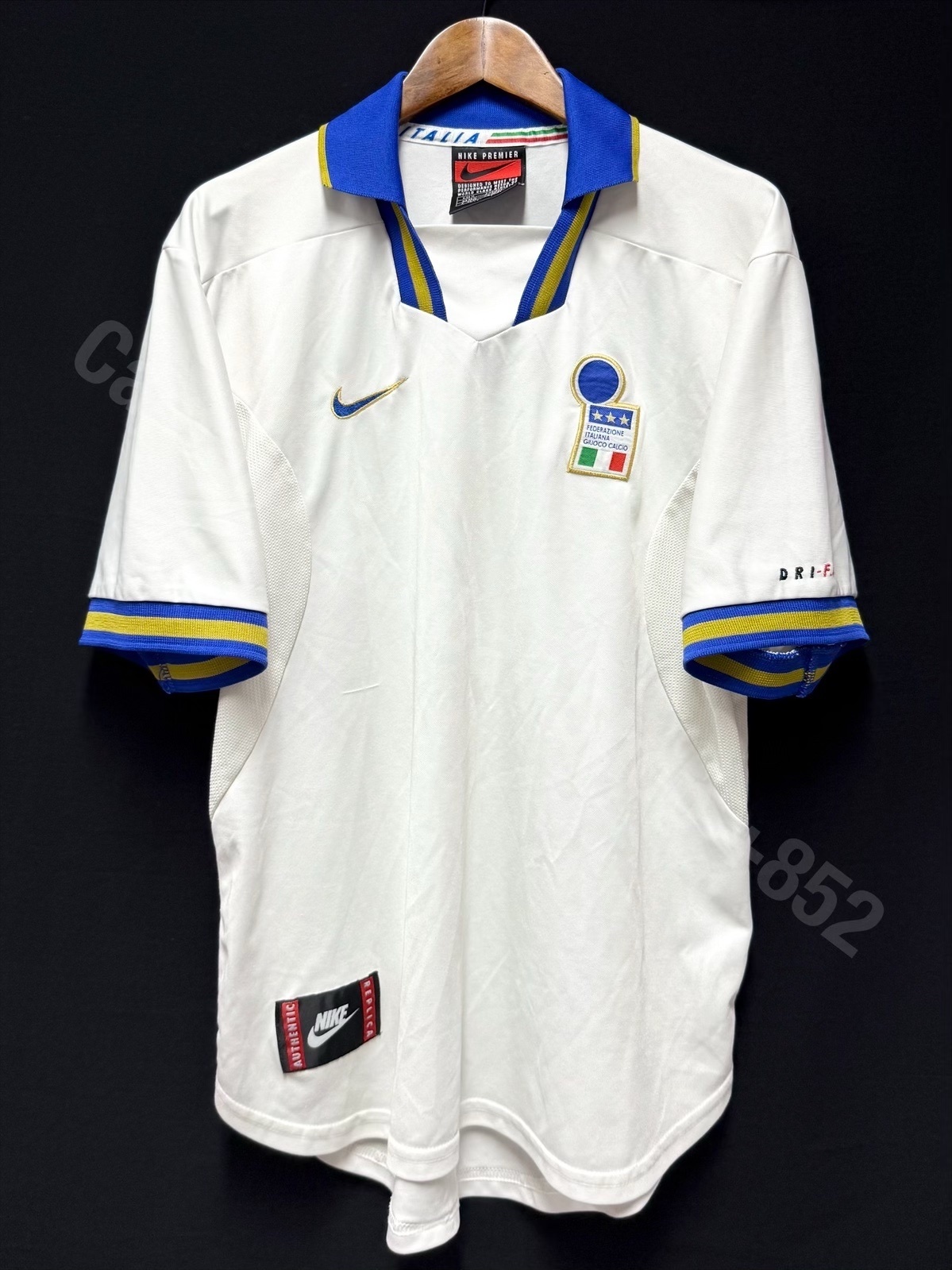 Italy 1996 Nike Away Shirt