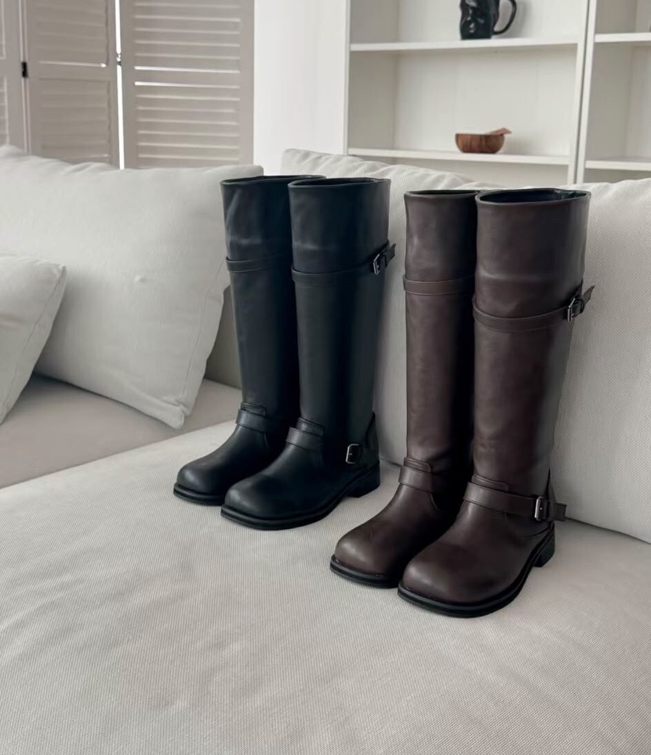 CC20 (#9194)  足碼   SIZE:225~250     3.5CM 高  $639