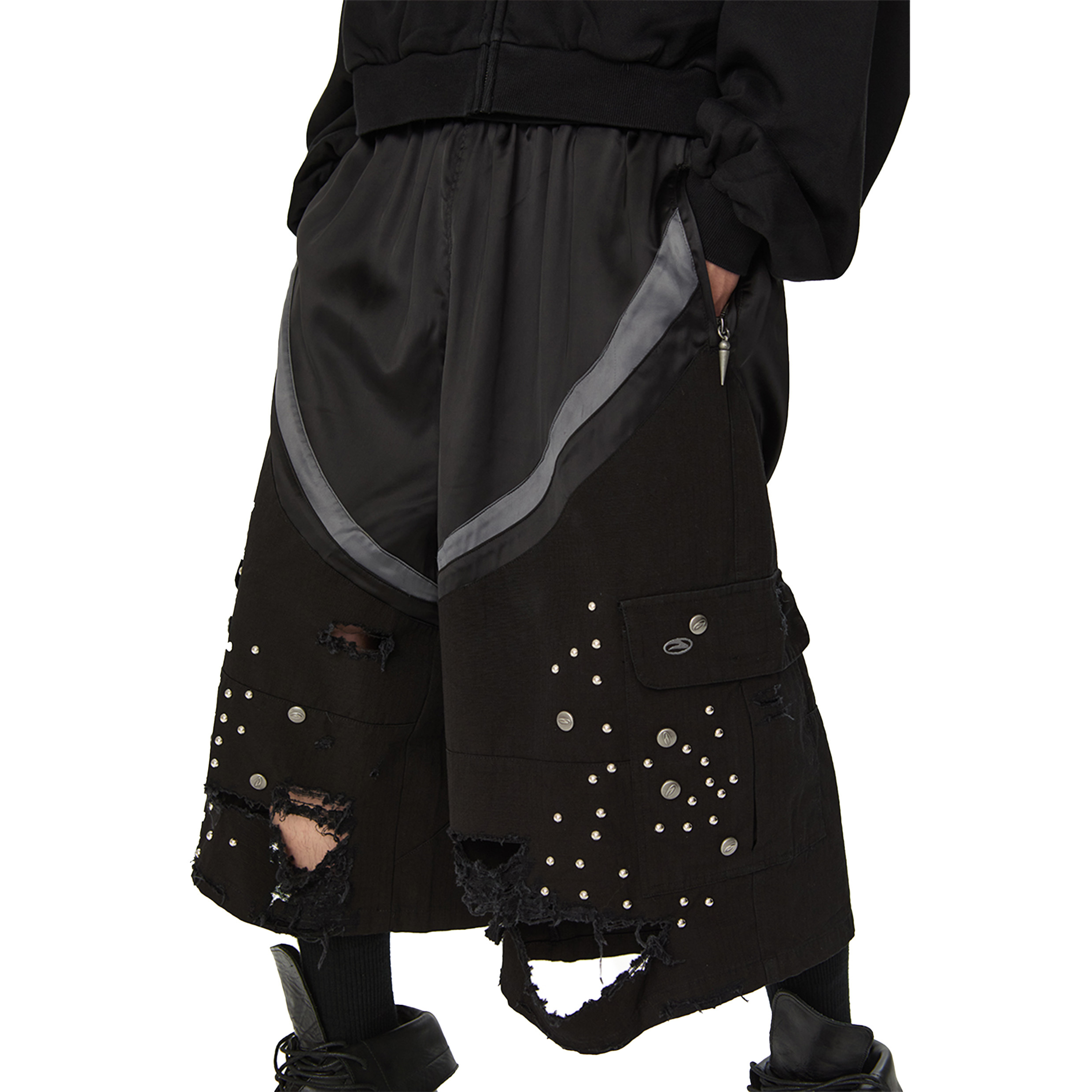 JOBDATASHEET Distressed Mixed-Media Studded Cropped Pants [P1]