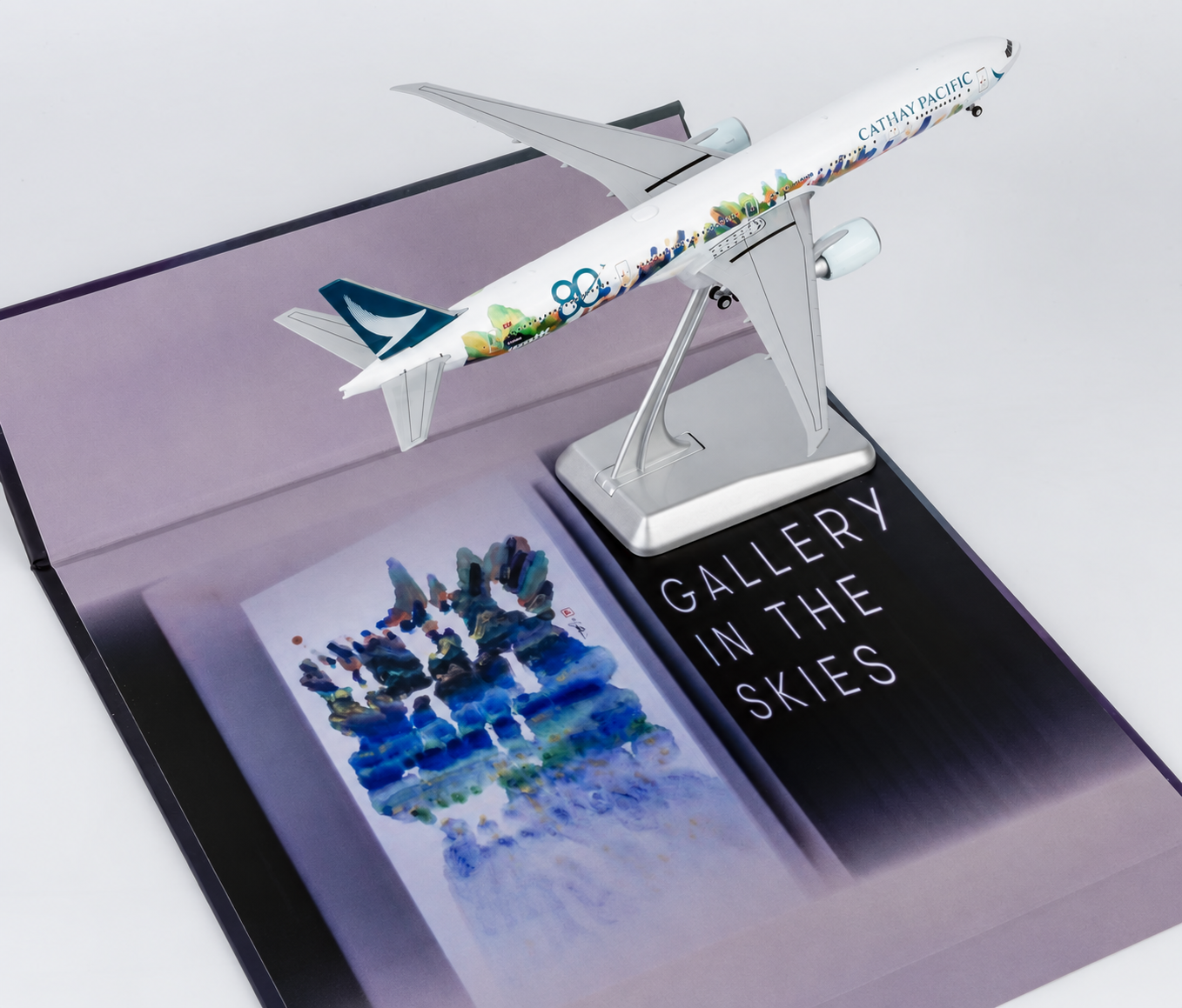 NG model 1/400 國泰航空 波音777-300(ER) B-KQU香港精神號 精裝版(含有底座展示架)