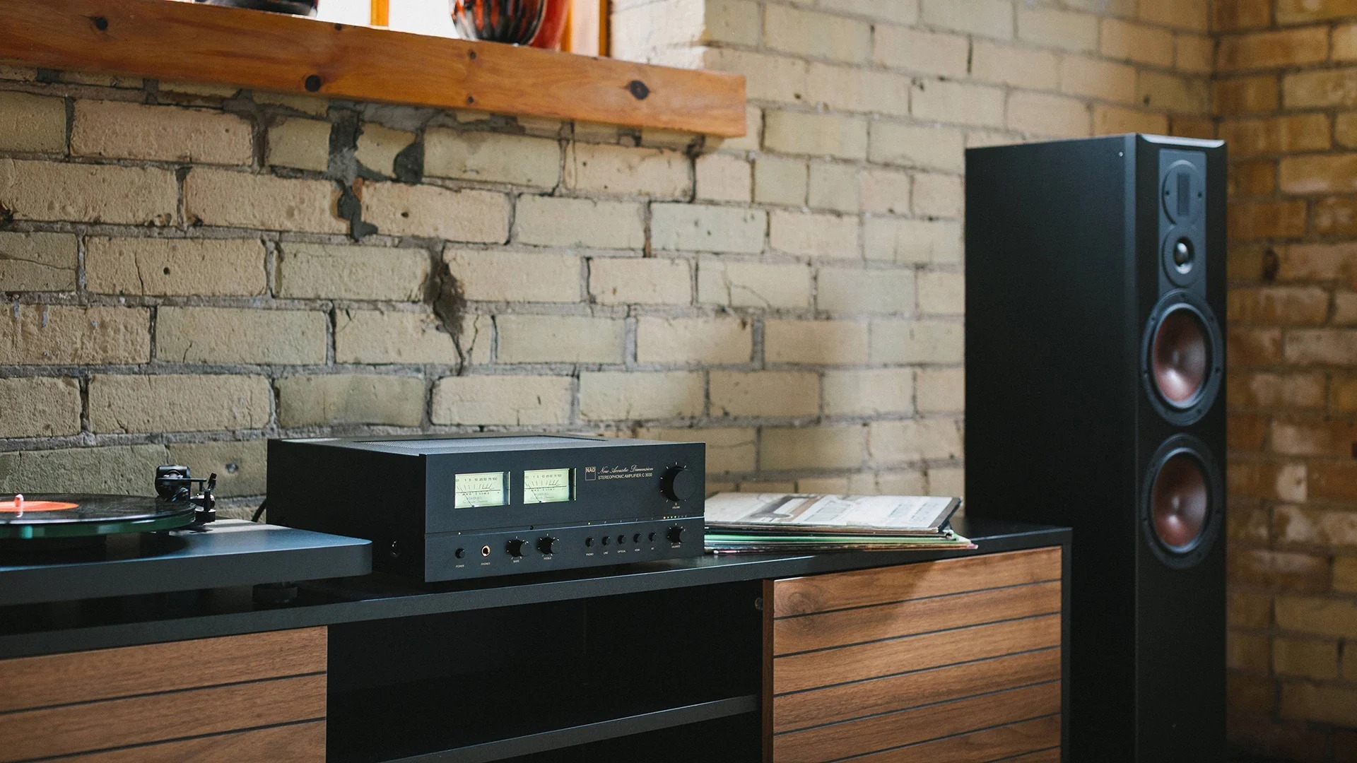 NAD C3030 Stereo Integrated Amplifier 立體聲合併機 Vintage Style, Modern Appeal