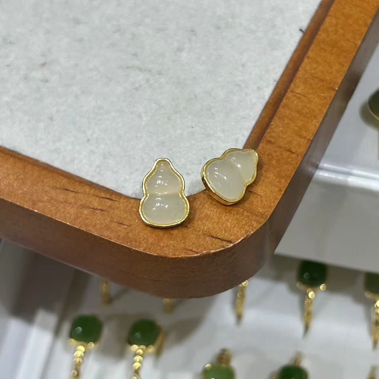 0916XY81-XYDAY-HTJADE-和田玉白玉葫蘆純銀耳釘 約7*10mm (F81)