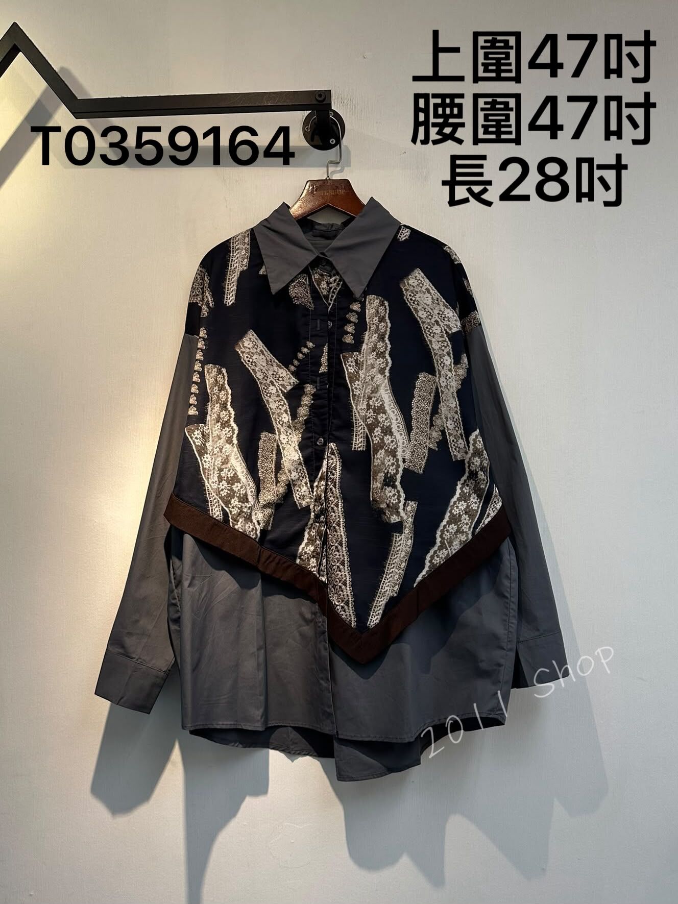 假披肩蕾絲印花寬鬆恤衫  上圍47吋 腰圍47吋 長28吋  T0359164