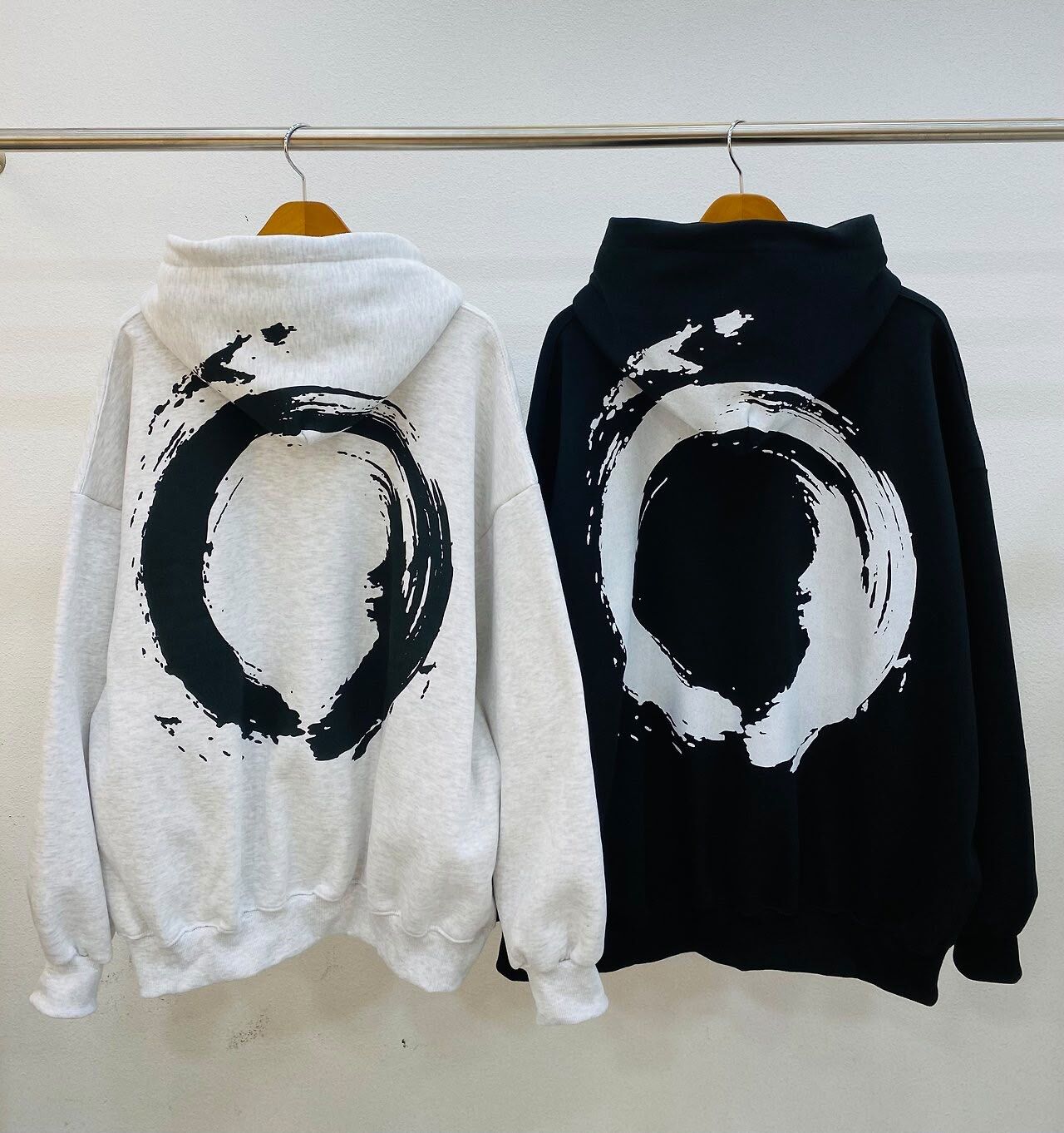 OverSize英文字圖案連帽衛衣(薄抓毛底) UNSTANDARD-178T