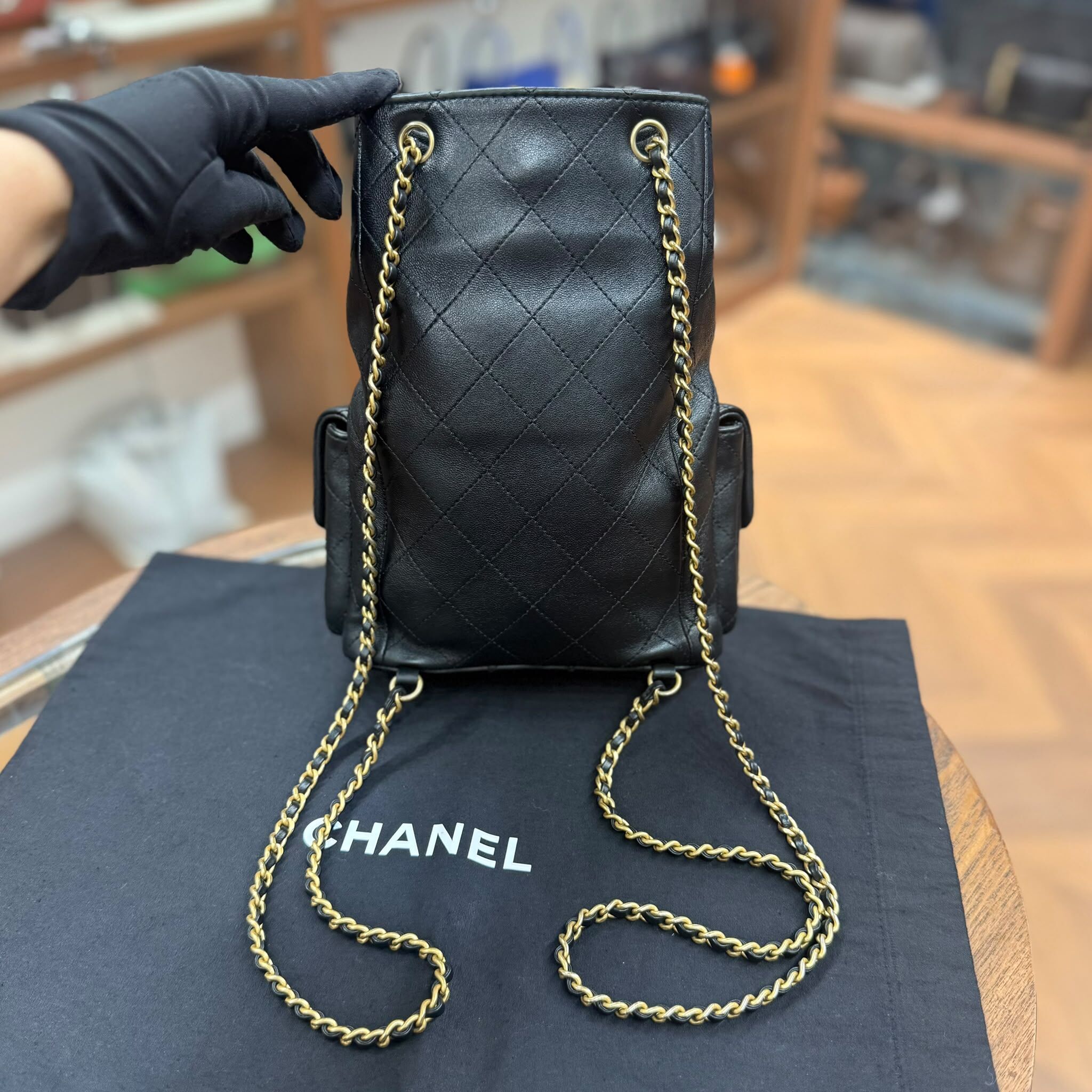 95%NEW USED CHANEL BACKPACK 黑色羊皮復古金扣 LAMSKIN #香奈兒背包