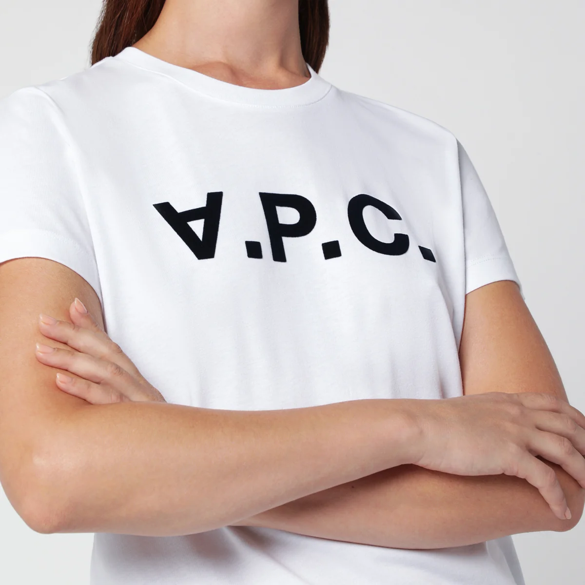 1FF0918-051 [A.P.C.] 標誌刺繡棉質 T 恤 白色／深海軍藍 #COHBU-F26610CO (EU)