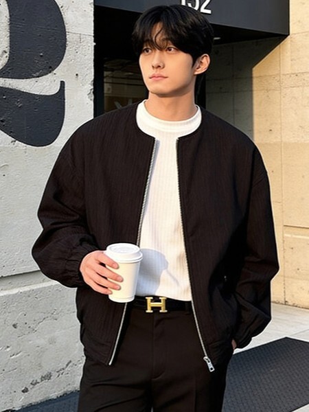 Premium Pleated Crew-Neck Cropped Jacket