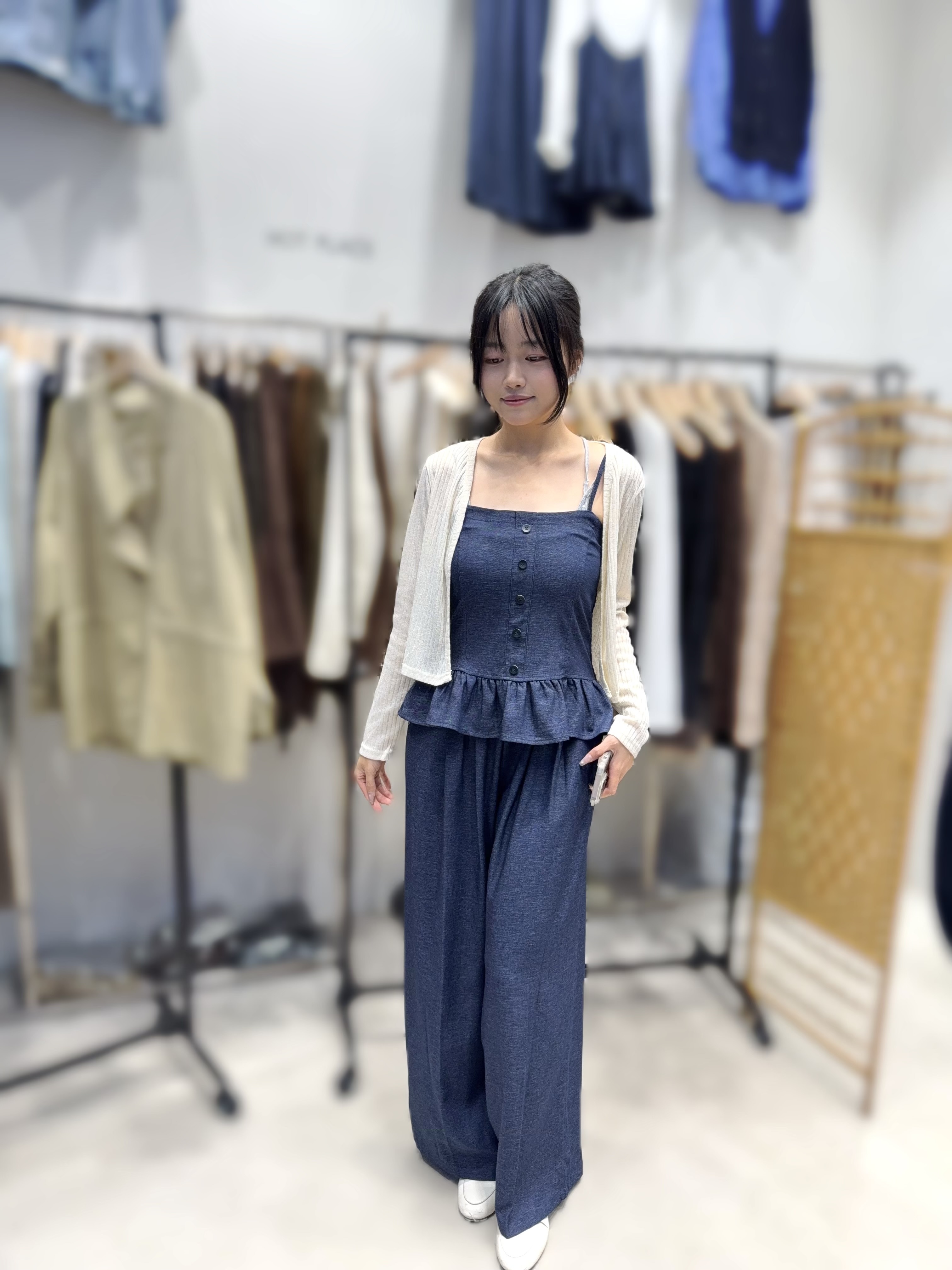 HP31 (1 SET 3件 )  上身:胸34 -42    長22 / 外套 開胸   長18 / 下身  褲 :腰26-36 HIP46 長40 $599