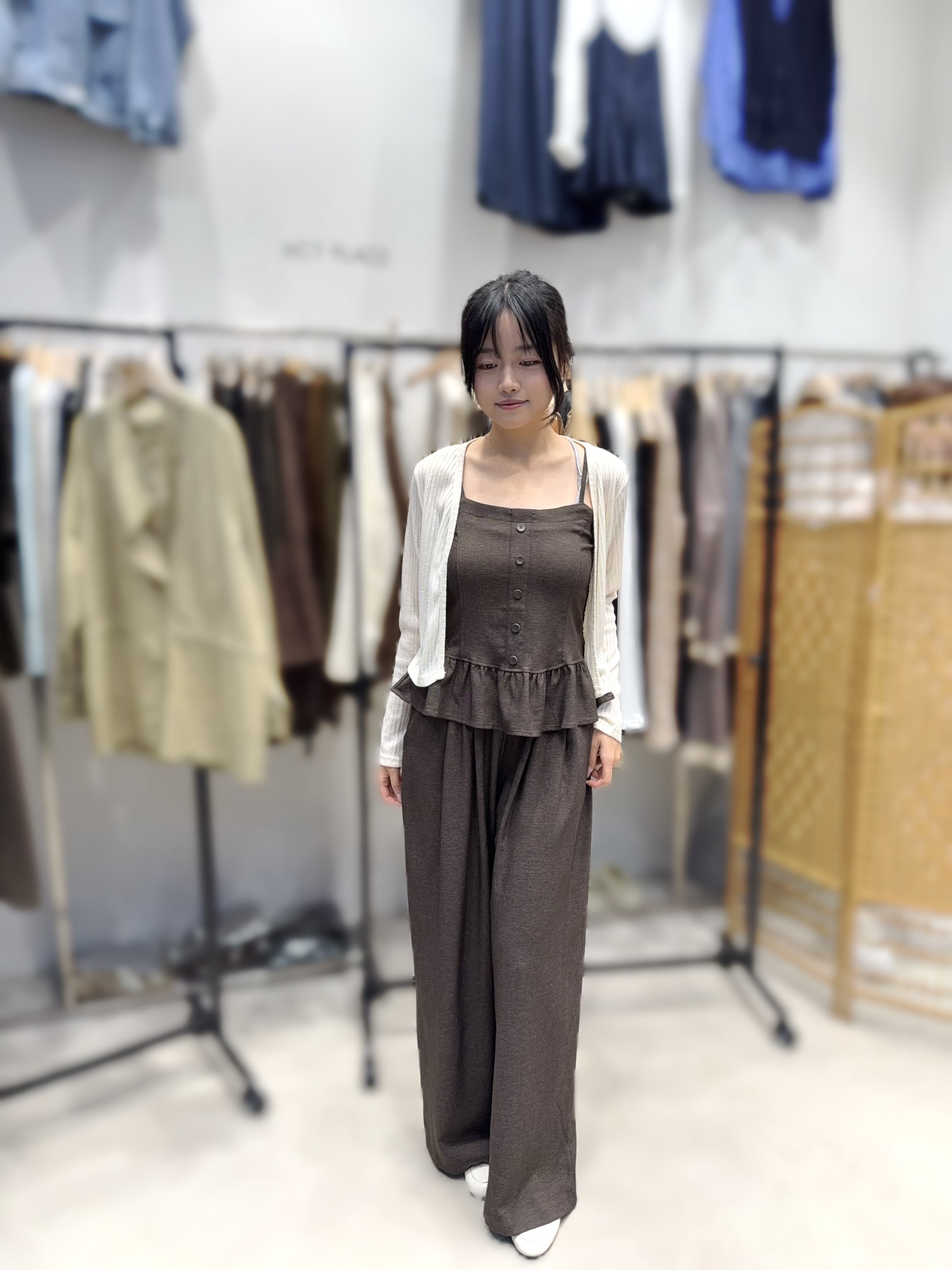 HP31 (1 SET 3件 )  上身:胸34 -42    長22 / 外套 開胸   長18 / 下身  褲 :腰26-36 HIP46 長40 $599