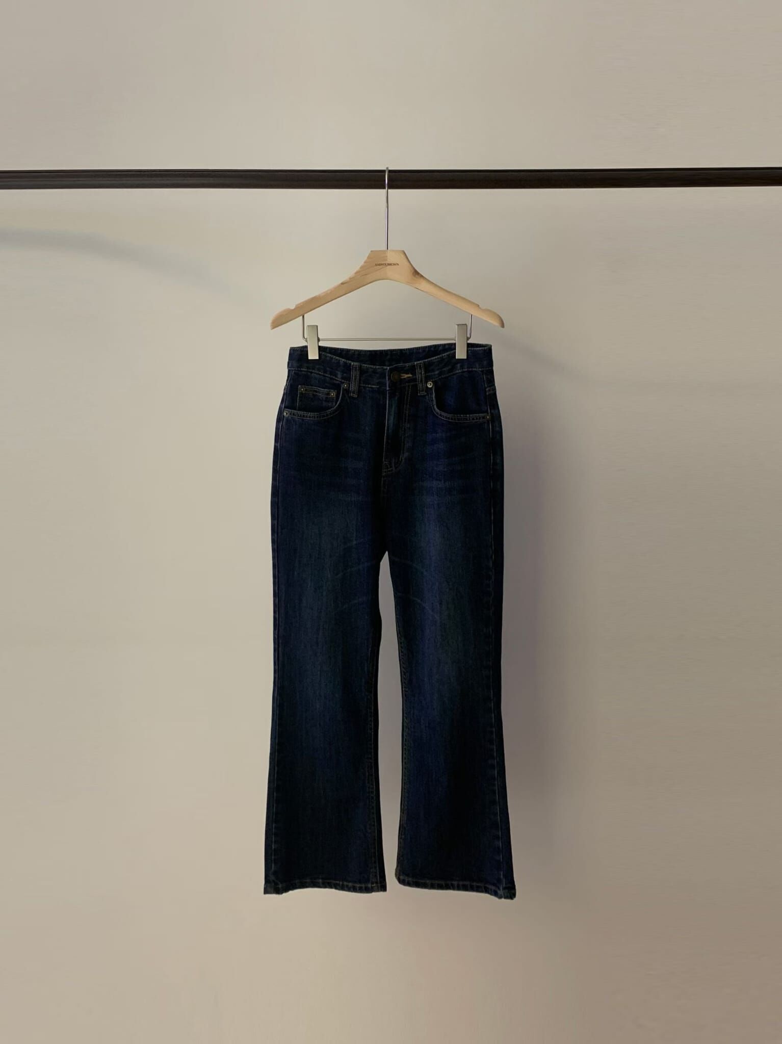 AY7116 七分喇叭牛仔褲
