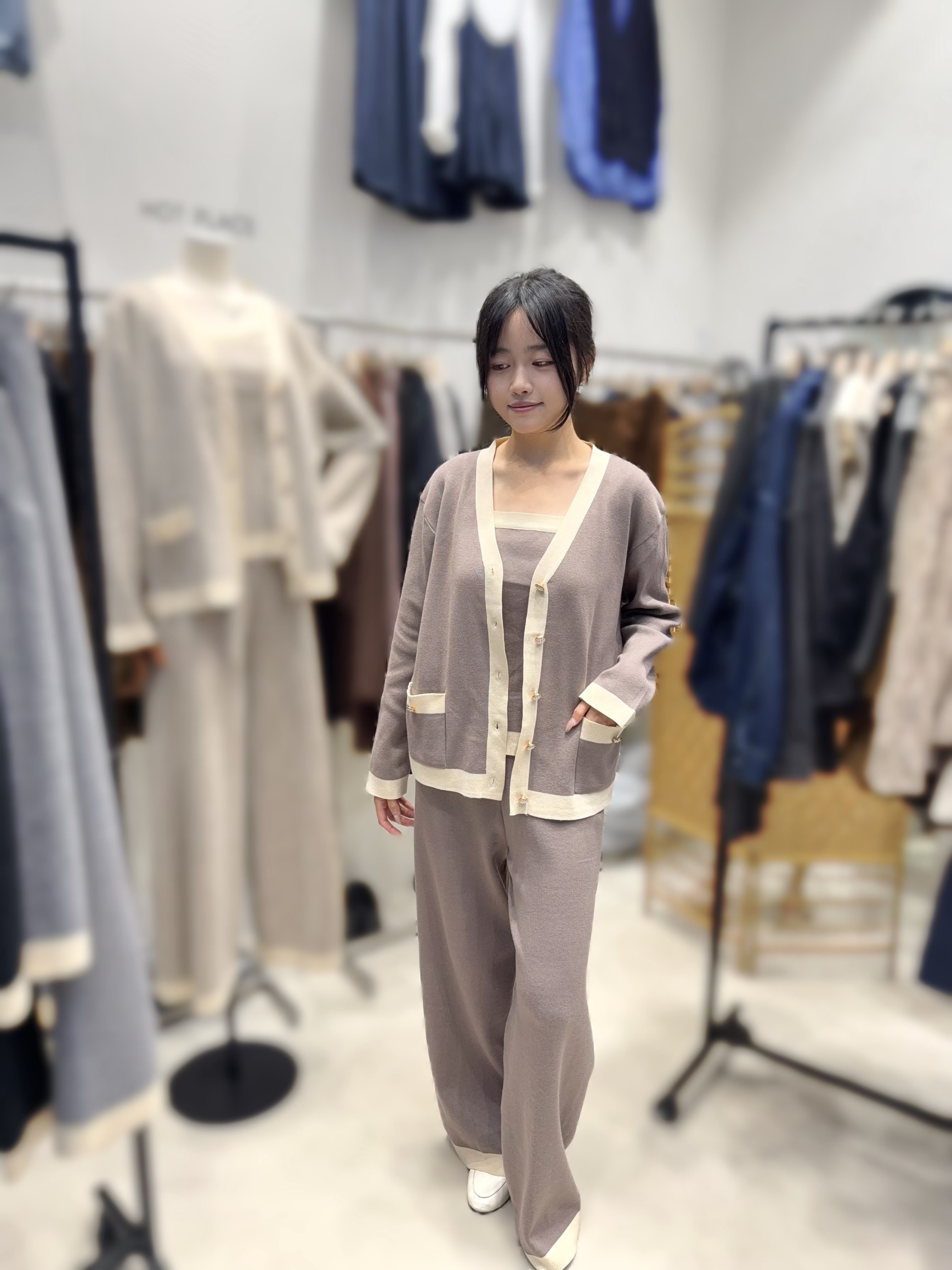 HP29 針織   ( 1SET   3  件  ) 內:胸34 -42  長22 / 外套 :胸48 長25.5 / 下身 褲  :腰28 -40  HIP44 長40 $599