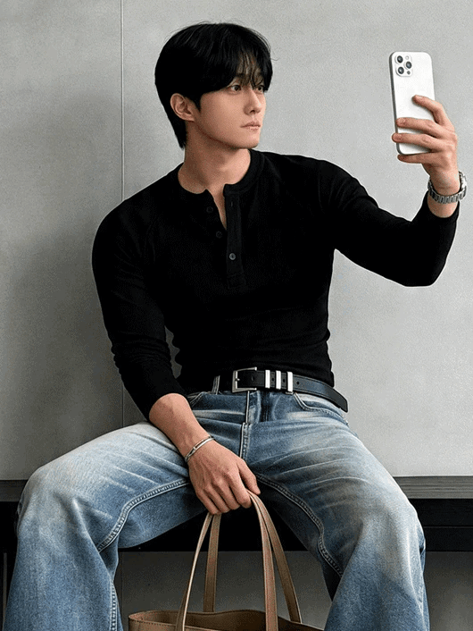 Slim-fit ribbed long-sleeve Henley T-shirt
