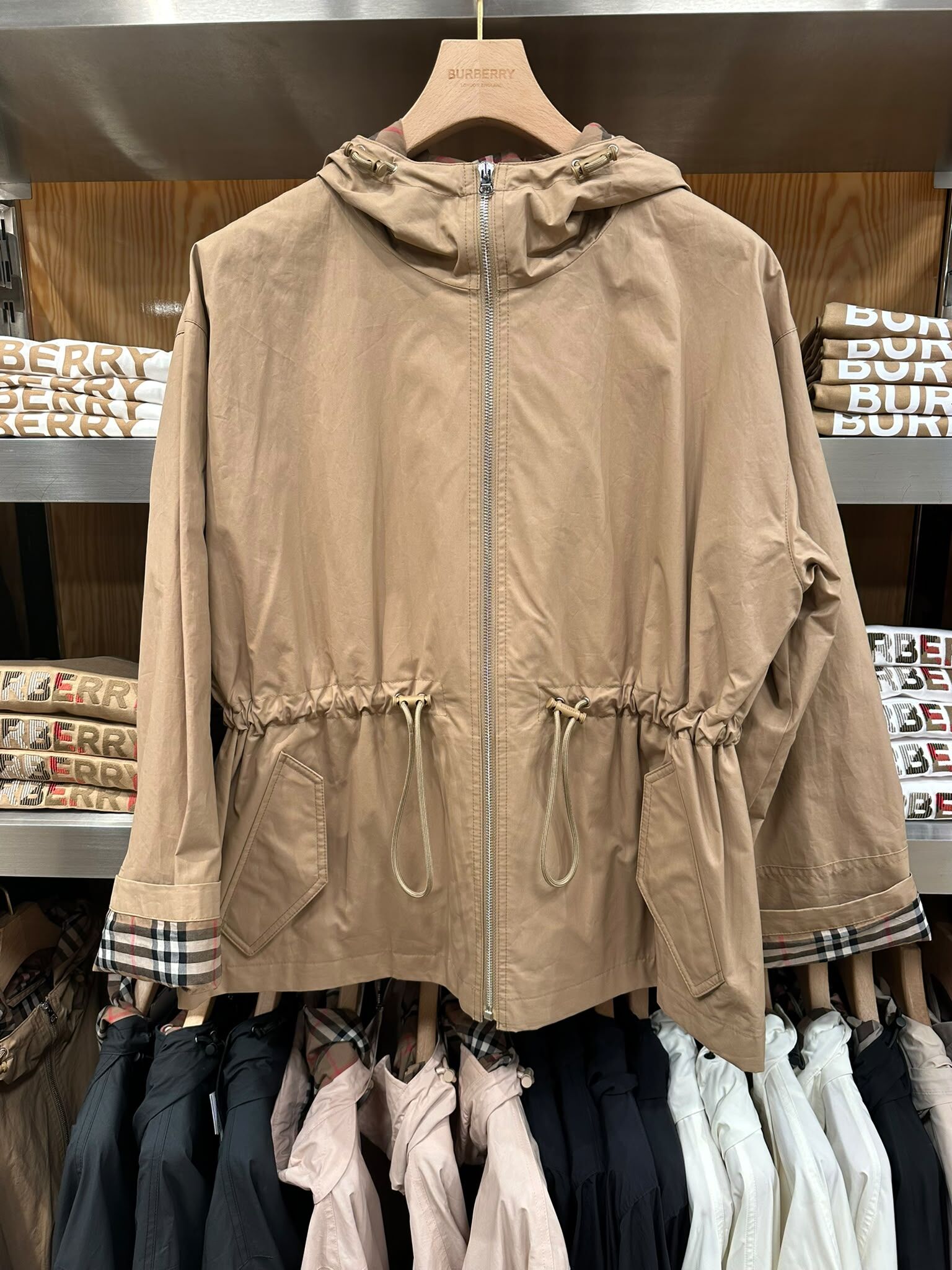 LYS02635 Burberry 連帽索繩束腰雙層防風外套