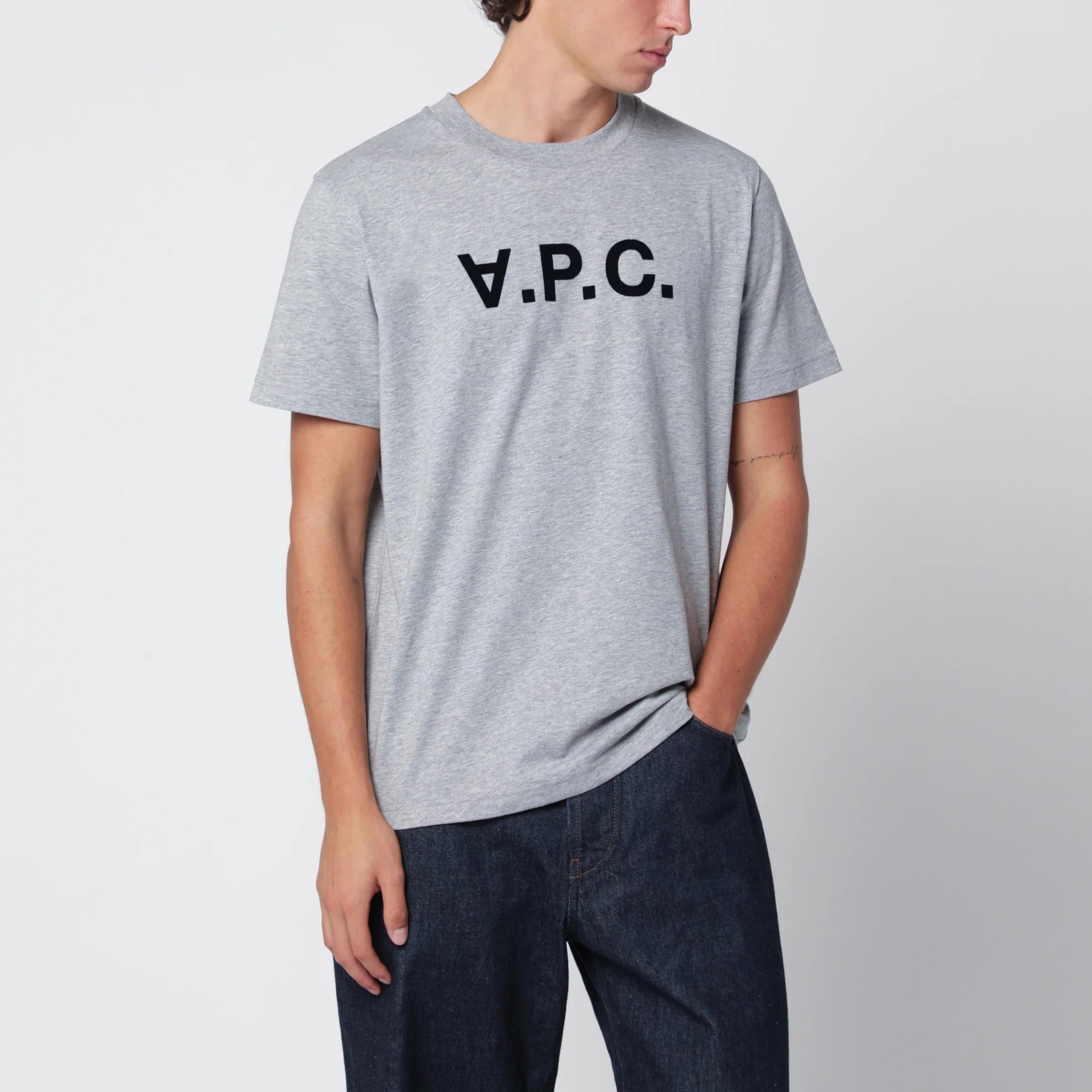 1FF0918-078 [A.P.C.] Grand VPC 標準版 T 恤 麻灰色／深海軍藍 #COHBM-M26384UCO (EU)