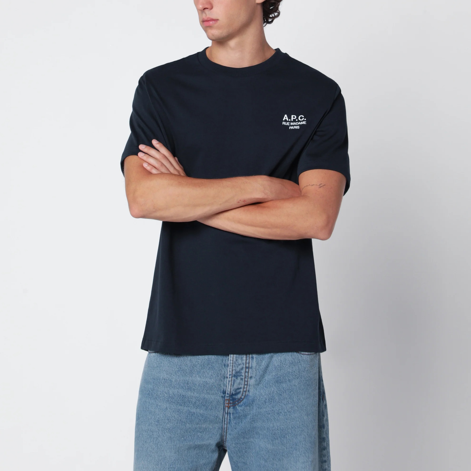 1FF0918-086 [A.P.C.] Rue Madame 標準版 T 恤 深海軍藍／米白色 #COHBU-M26388UCO (EU)