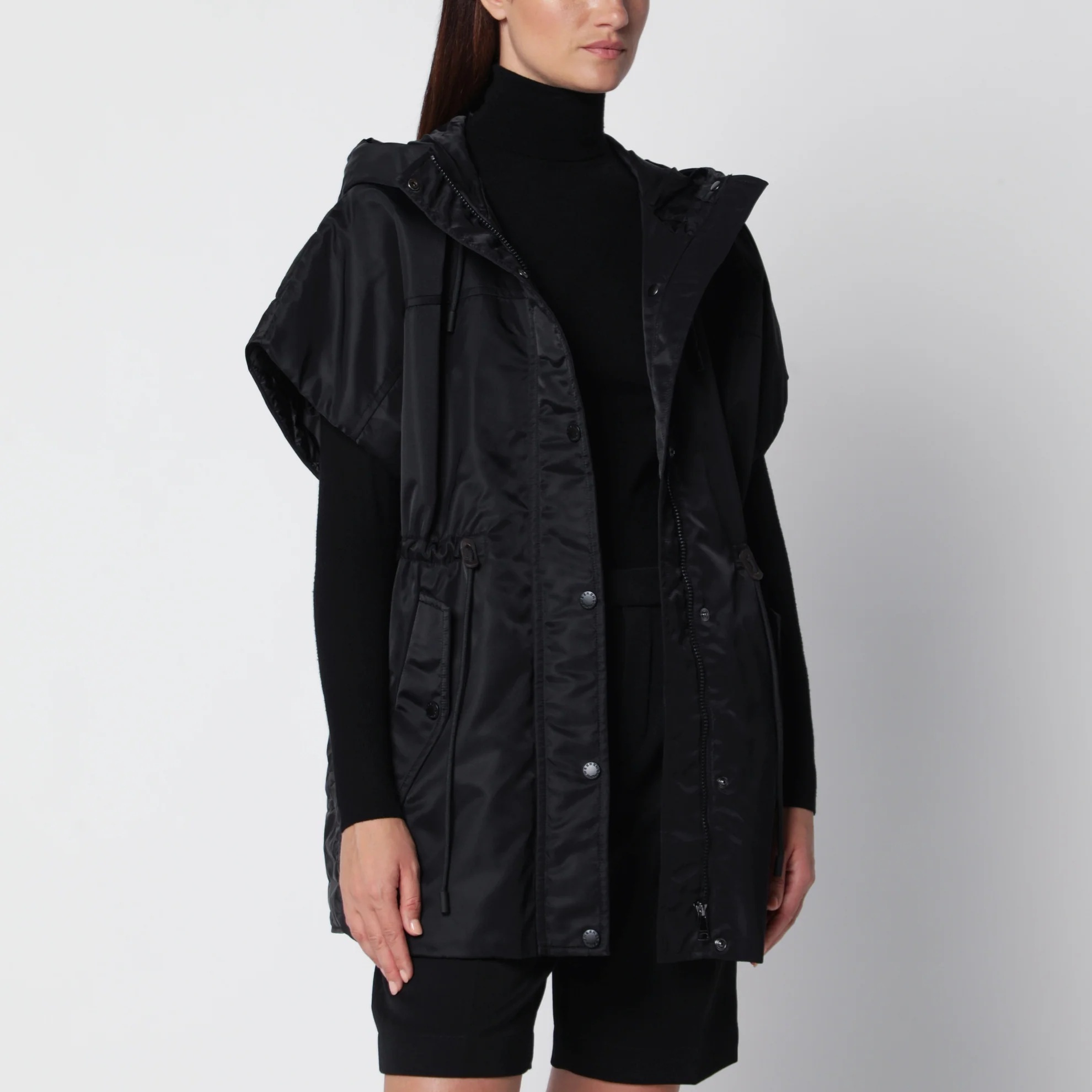 1FF0918-110 [MAX MARA WEEKEND] 防潑水斜紋布鋪棉背心 黑色 #WKDORIGANONY (EU)