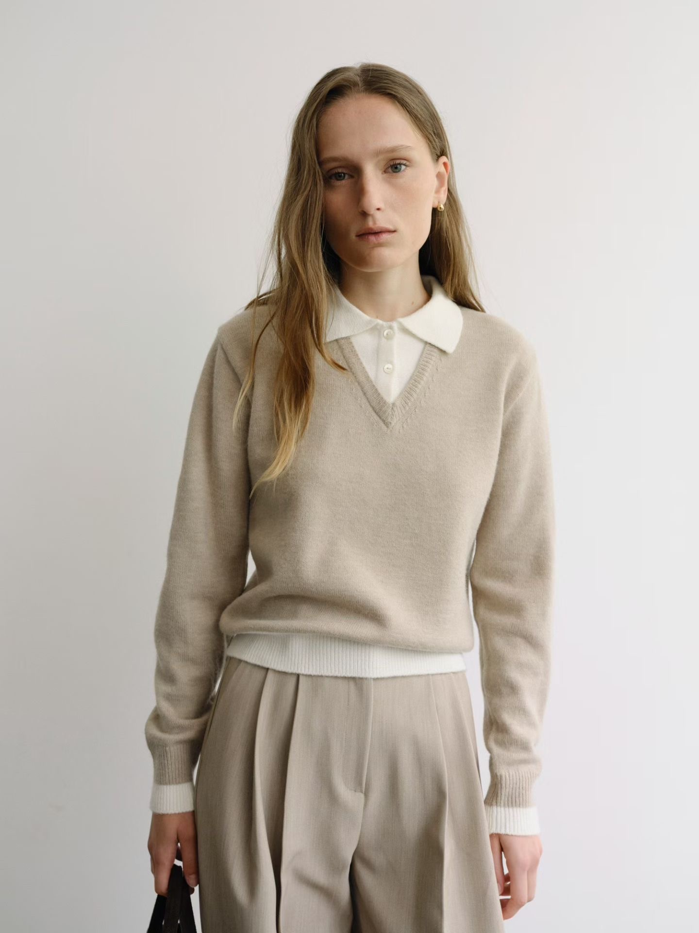 AB26119 Layered Colla Knit
