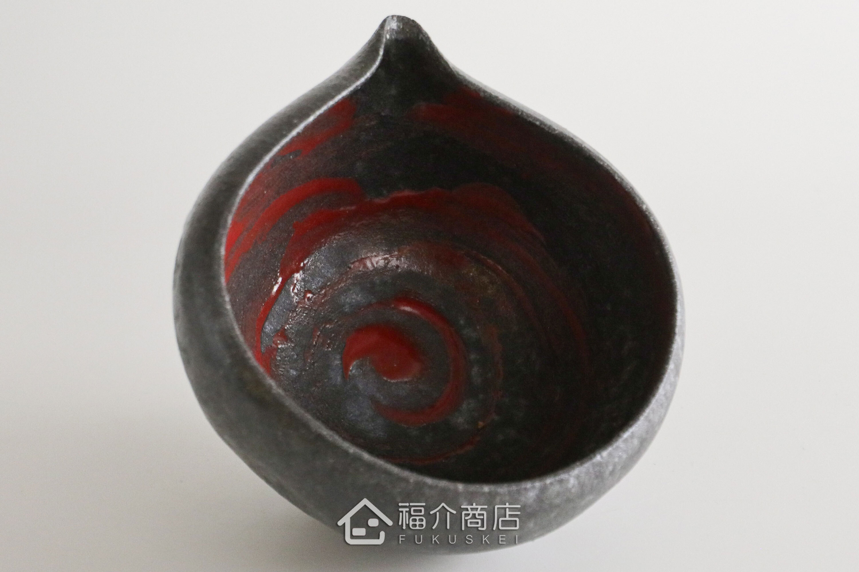 除了作為抹茶碗，亦是餐桌上極具特色的盛裝食器